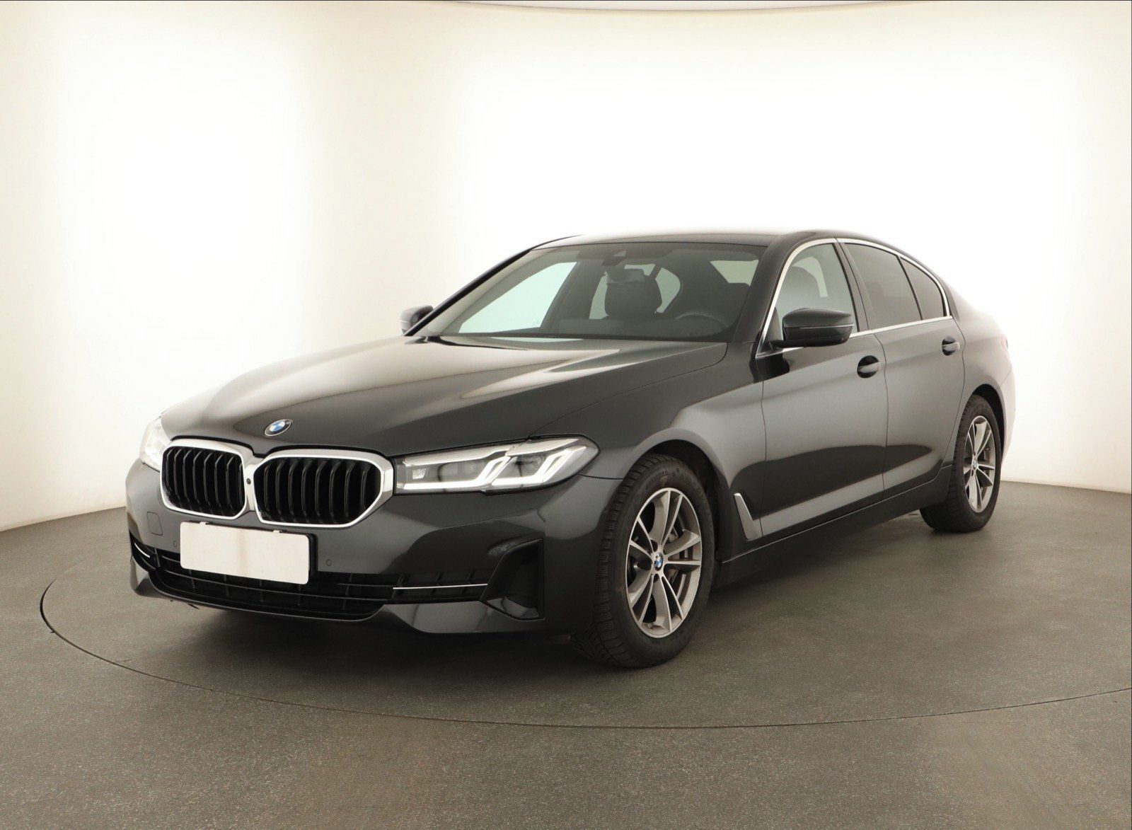 BMW Řada 5, 530d xDrive, M Sport, 4X4 - fotka 3
