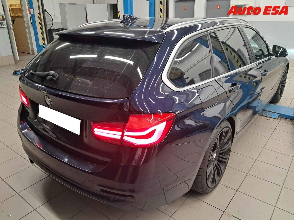BMW Řada 3, 3.0D 330D XDrive - fotka 2