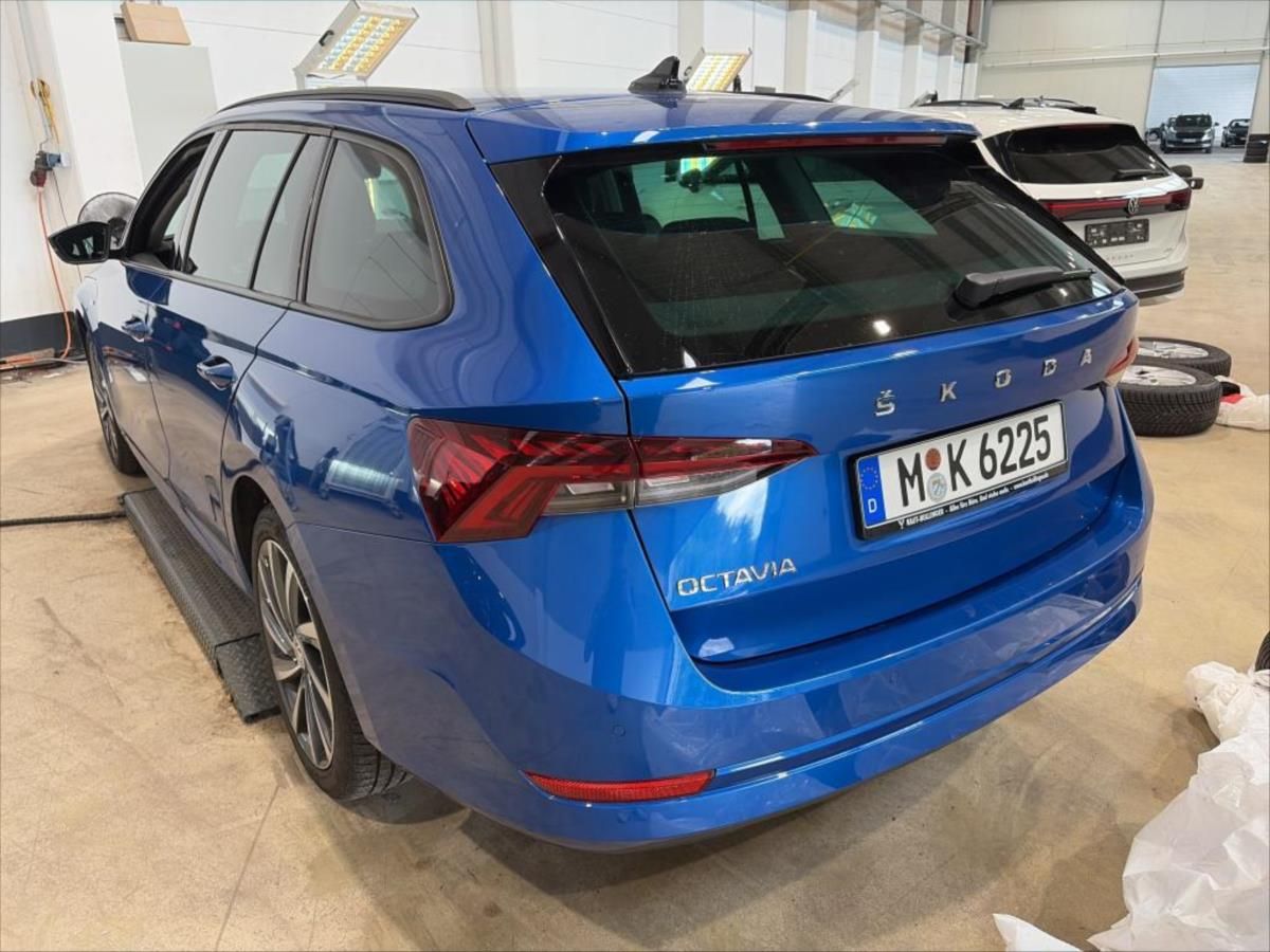 Škoda Octavia, 2,0 TDI TAŽNÉ KEYLESS - fotka 3
