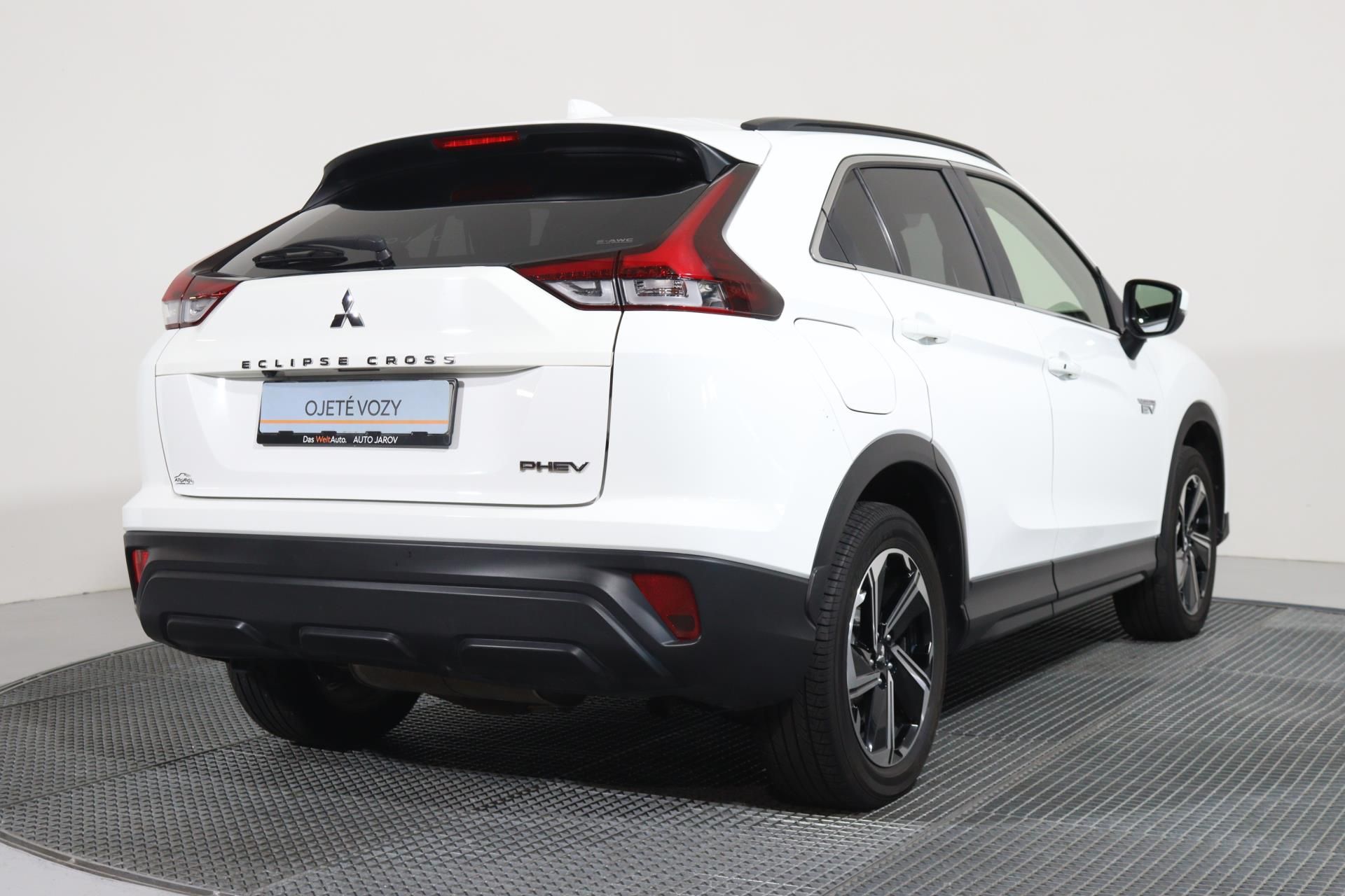 Mitsubishi Eclipse, Cross 2,4Phev AT 4x4 - fotka 2