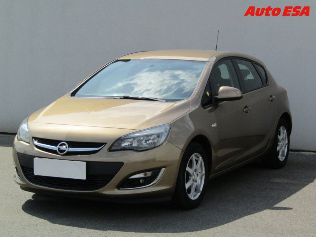 Opel Astra, 1.6i,2.maj,ČR - fotka 3
