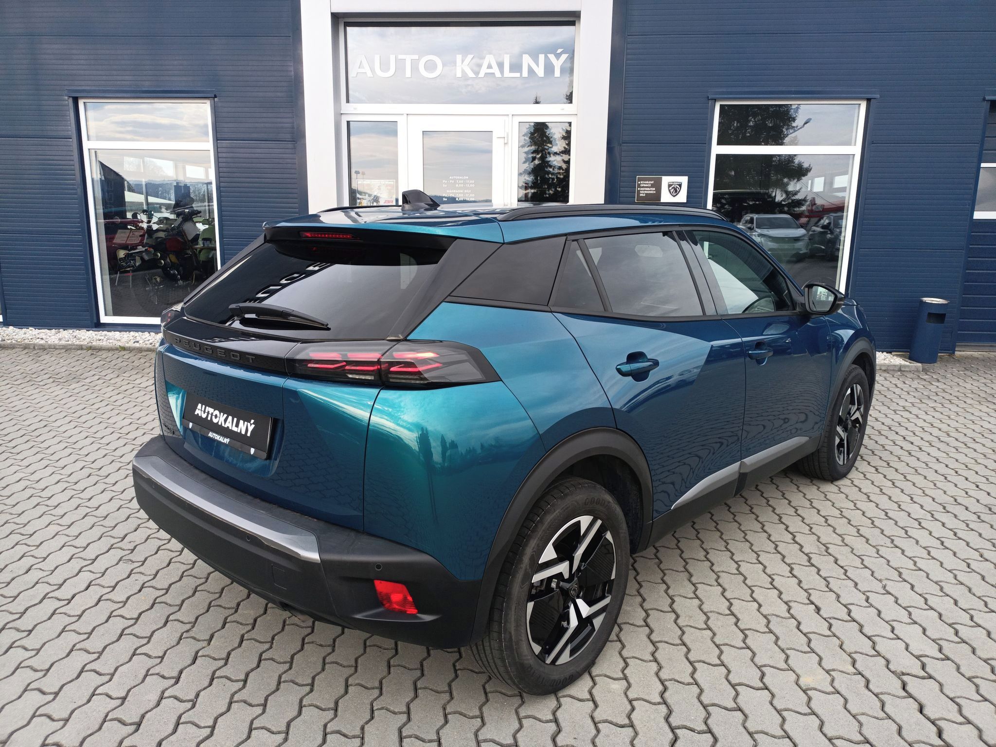 Peugeot 2008, Allure PureTech 100k, MAN6 - fotka 4