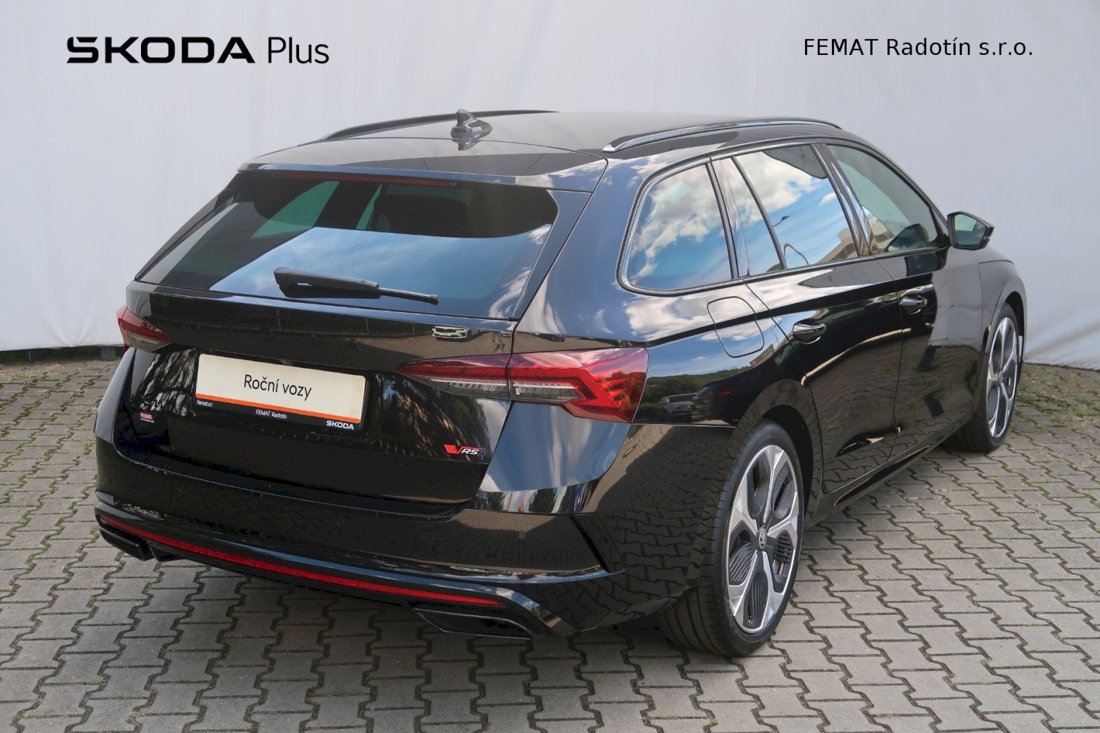 Škoda Octavia, Combi RS 2,0 TSi/195 kW DSG - fotka 2