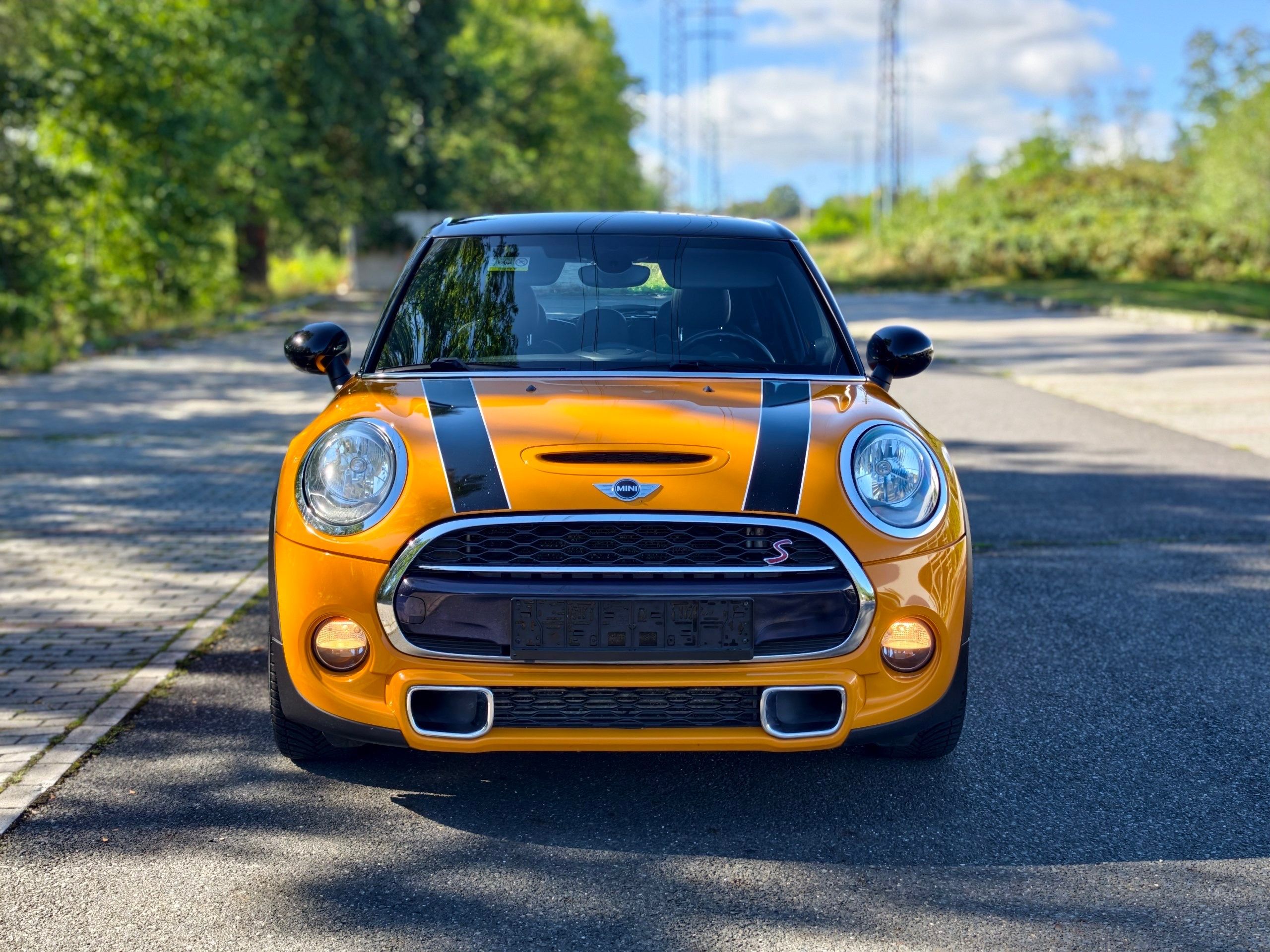 Mini Cooper S, MINI Cooper SD (F55) 5 dveří - fotka 2