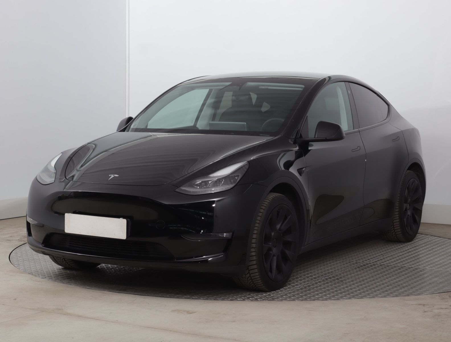 Tesla Model Y, Long Range AWD 75kWh, SoH 92% - fotka 3