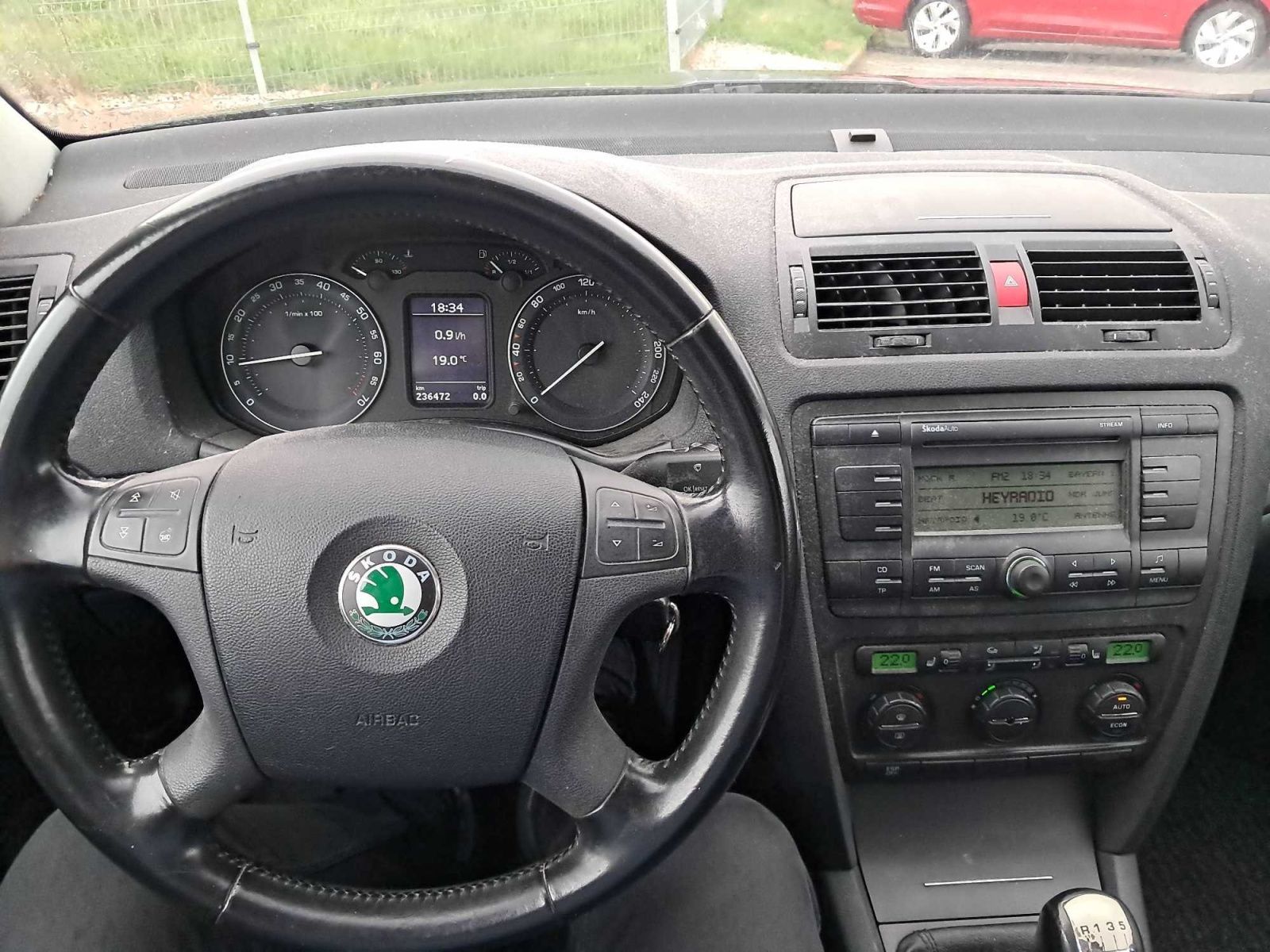 Škoda Octavia, 1.6, po STK, Tažné - fotka 3