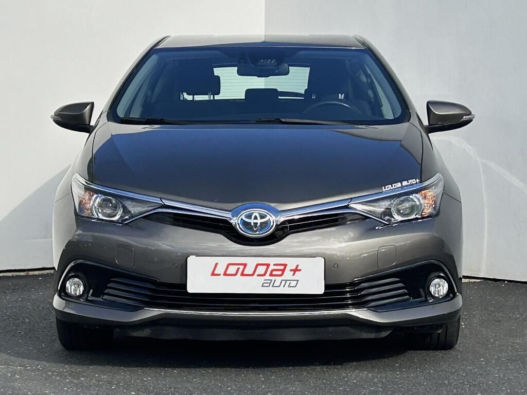 Toyota Auris, ACTIVE TREND 1.8 e-CVT 73 kW - fotka 4