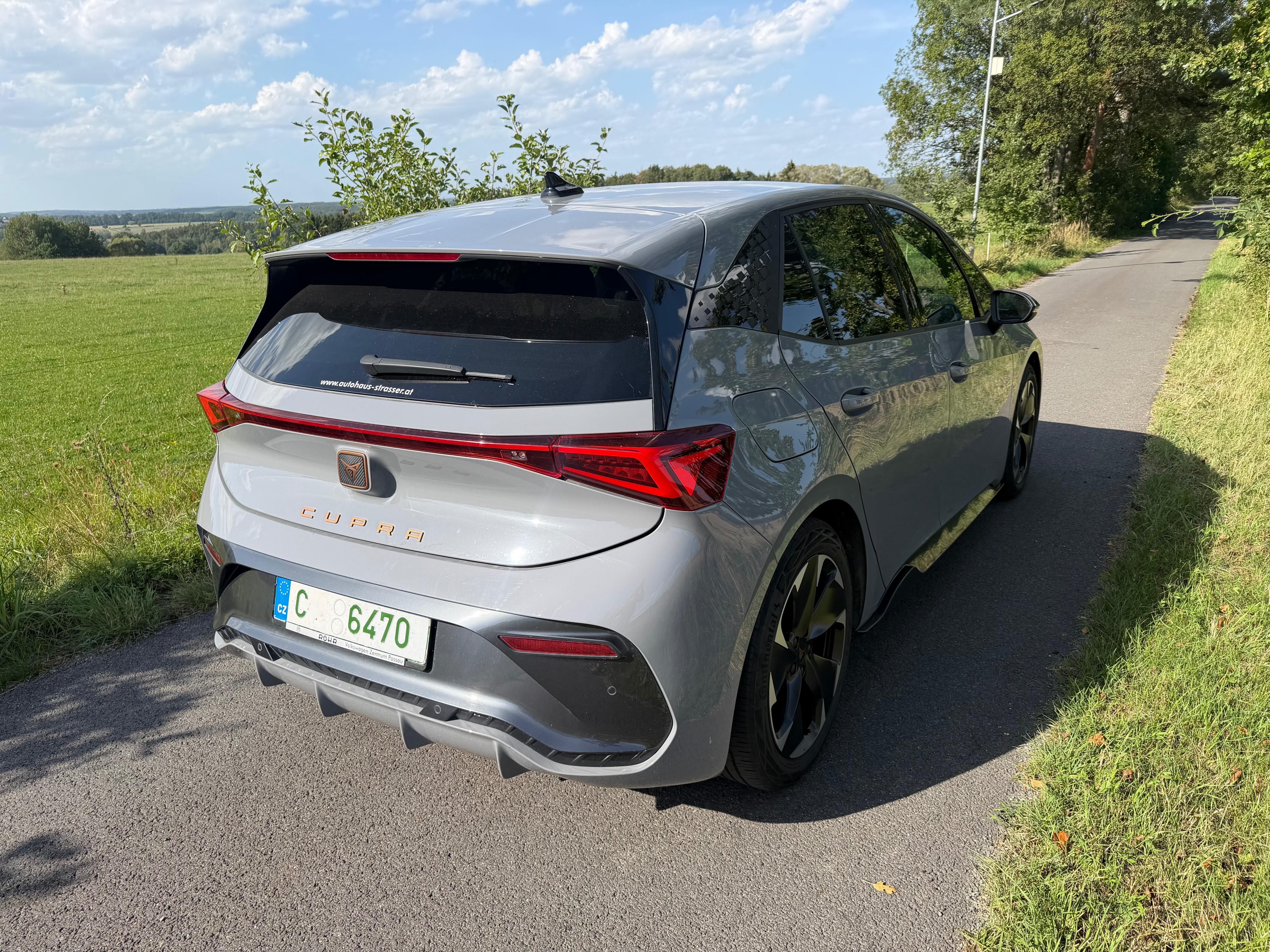 Cupra Born, 58kWh 150kW SoH 93,5% - fotka 3
