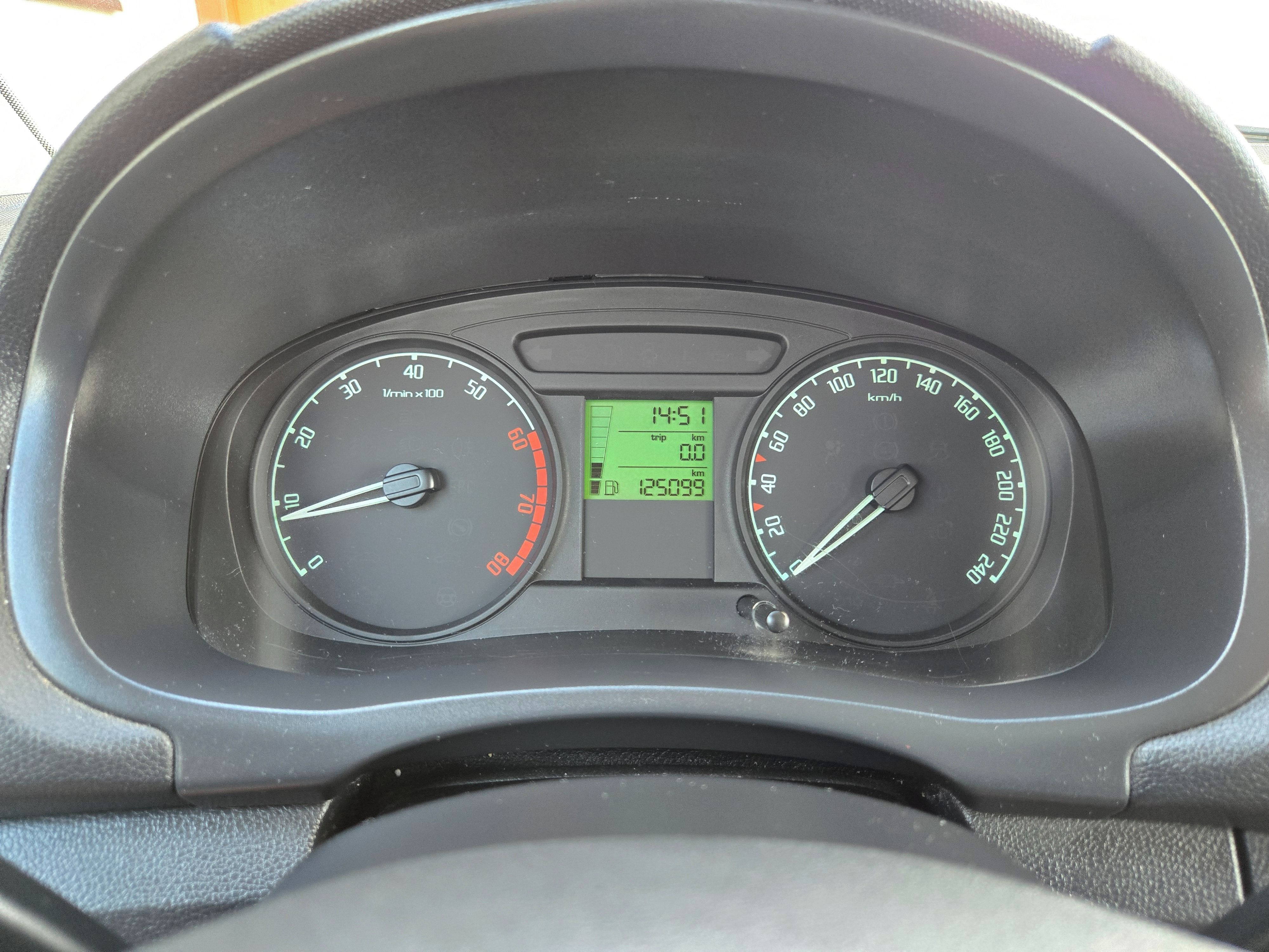 Škoda Fabia, Combi 1.4 16V 63kW, 2010 - fotka 5