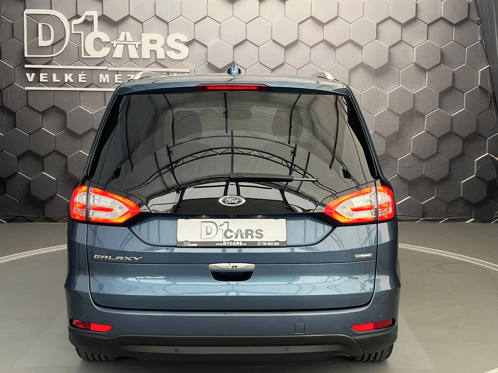 Ford Galaxy, 2.5 HEV TITANIUM 7 míst - fotka 3