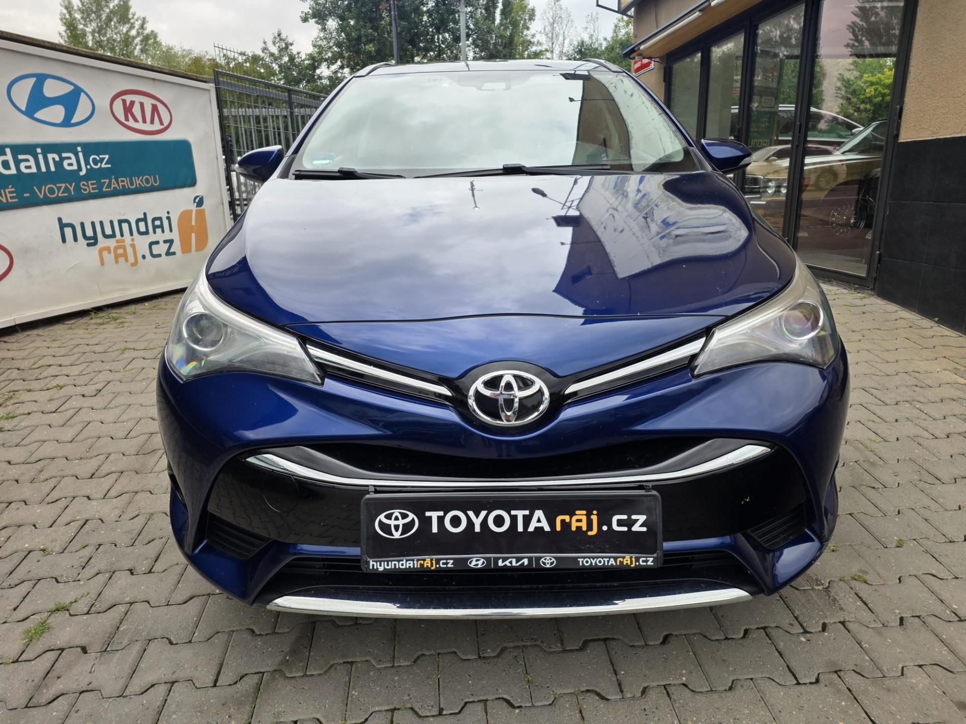 Toyota Avensis, 1.8AUT.KLIMA-2.maj.PRAV.SERVIS - fotka 2