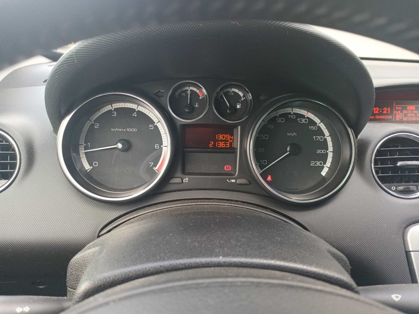 Peugeot 308, 1.6 VTi, Automatická klima - fotka 3