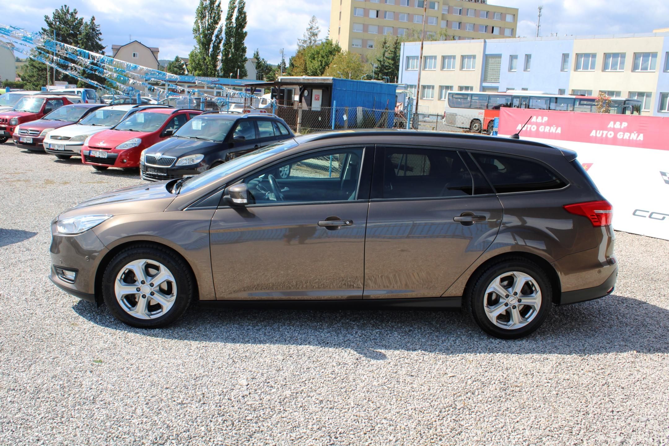 Ford Focus, 1.0i KLIMA TEMPOMAT VÝHŘEV ALU - fotka 4