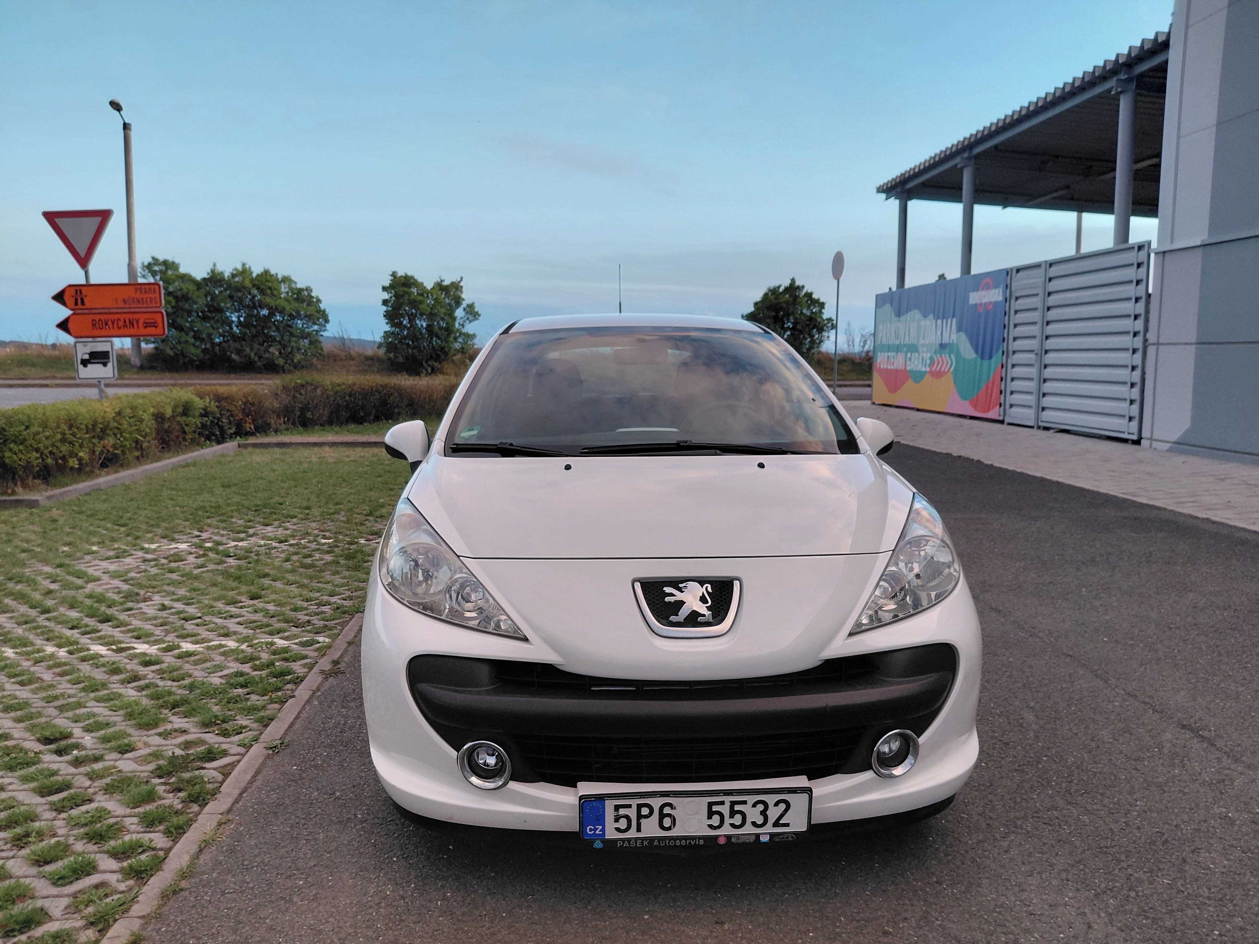 Peugeot 207, 1.6HDI PĚKNÉ,ZACHOVALÉ AUTO - fotka 2