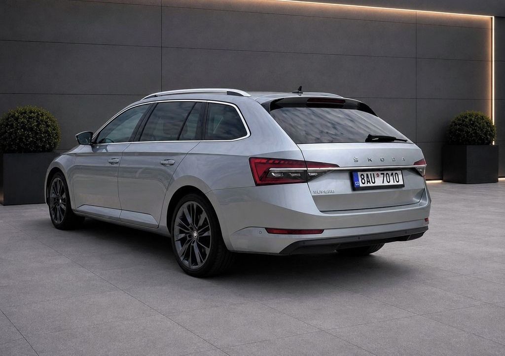 Škoda Superb, III Style EXTRA - fotka 2