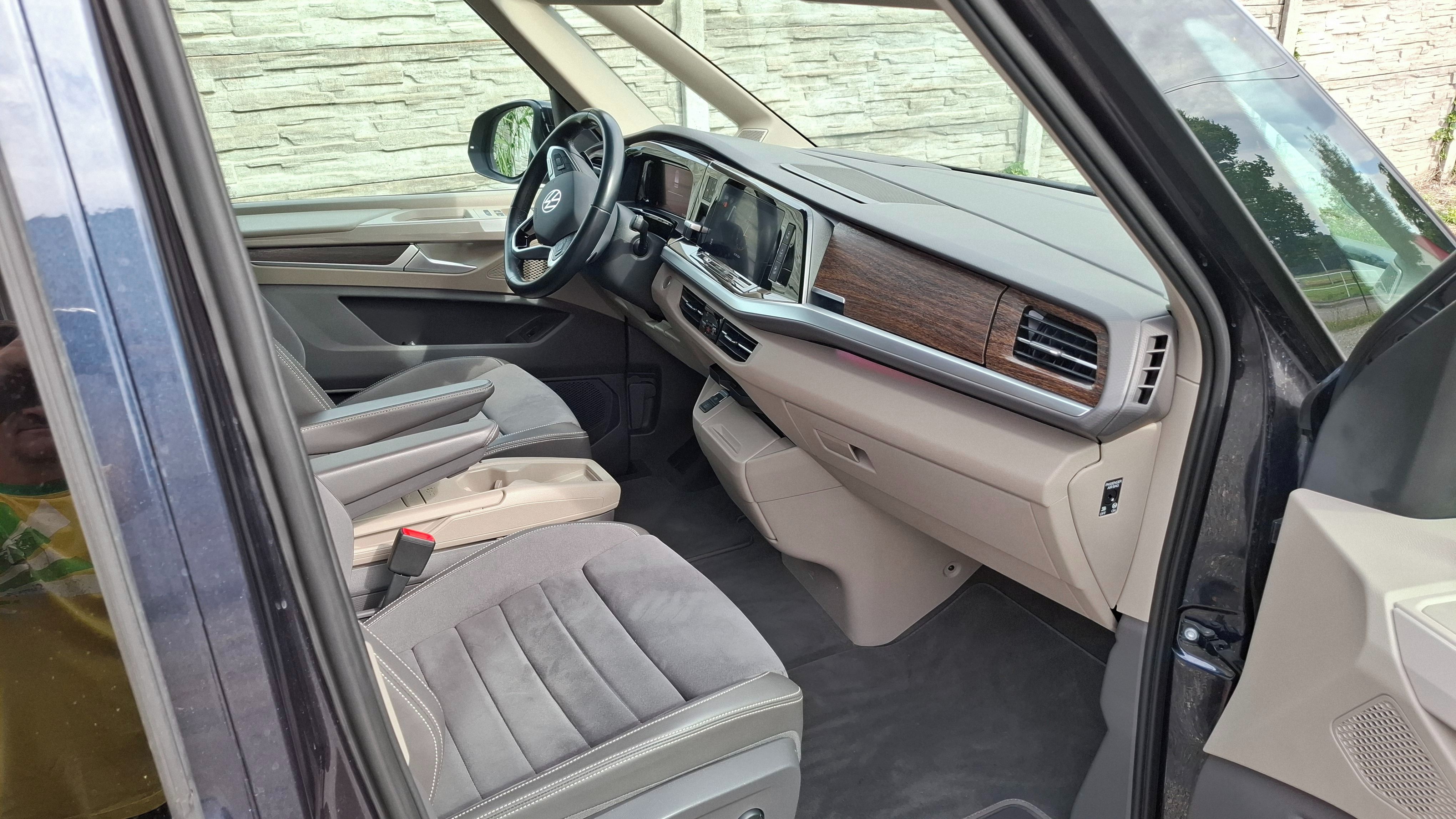 Volkswagen Multivan, VW T7 Multivan 2.0 TSI - fotka 5
