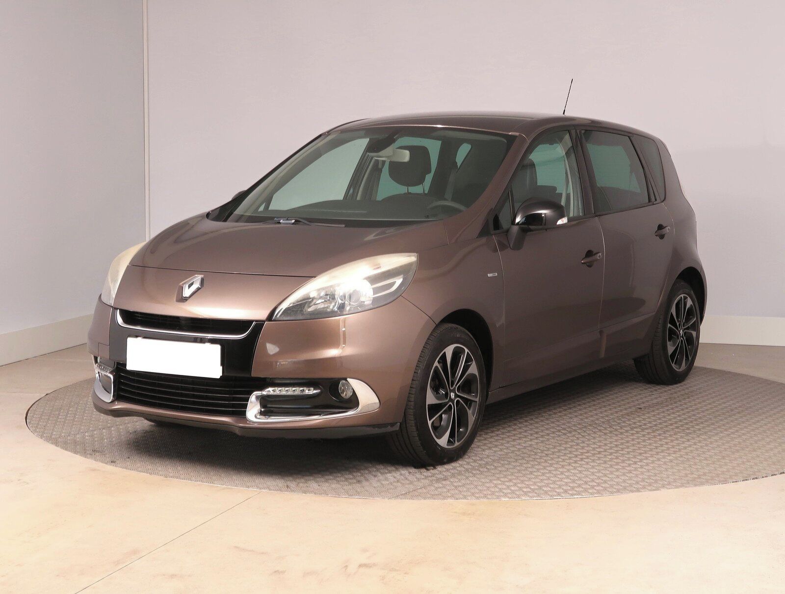 Renault Scénic, 1.2 TCe, Navi, Kožené sedačky - fotka 2