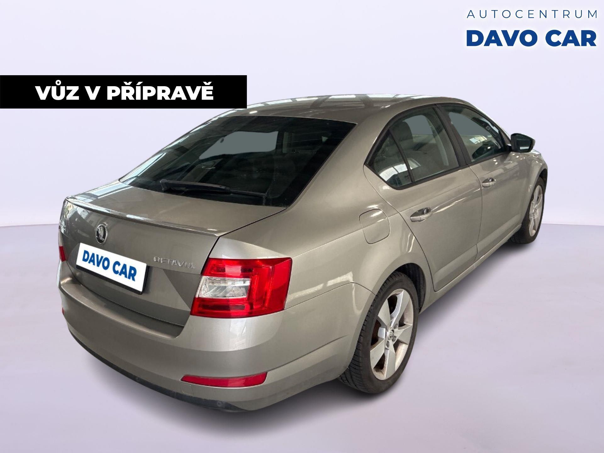 Škoda Octavia, 1,8 TSI 132kW Elegance CZ - fotka 5