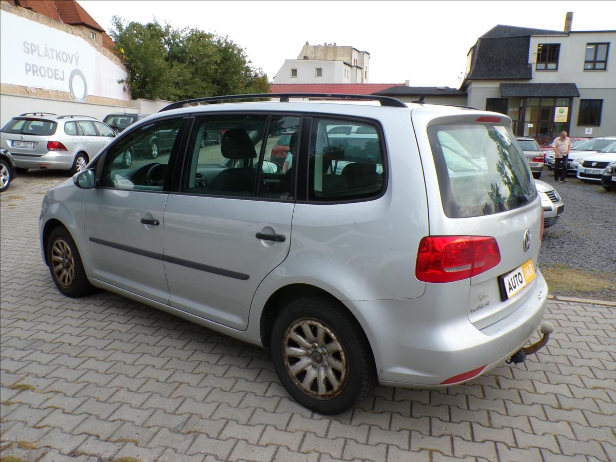 Volkswagen Touran, 1,6 TDI  7.MÍST,TAŽ.ZAŘ. - fotka 6