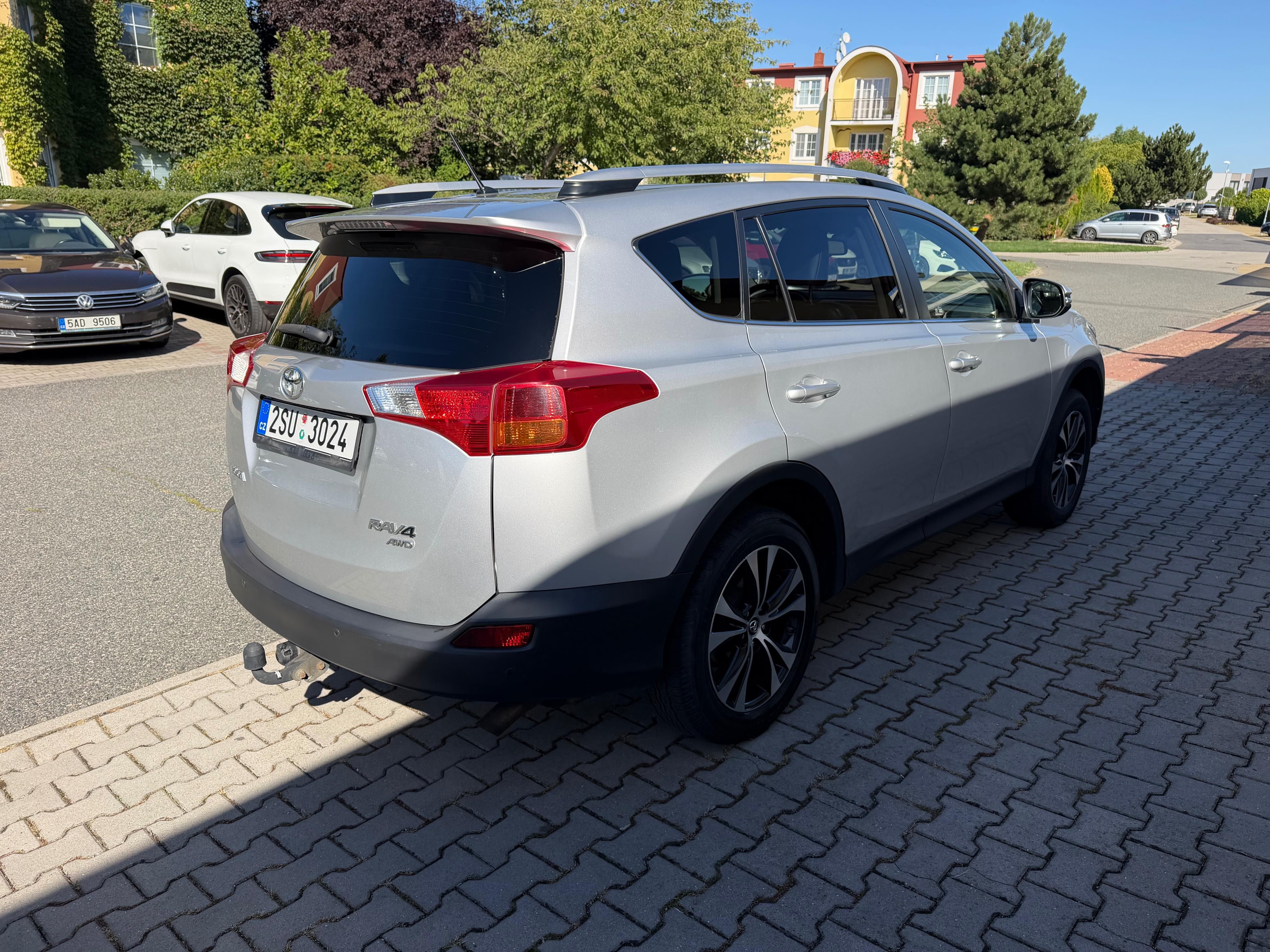 Toyota Rav4, 2.0 ben, automat, 4x4, tažné - fotka 6
