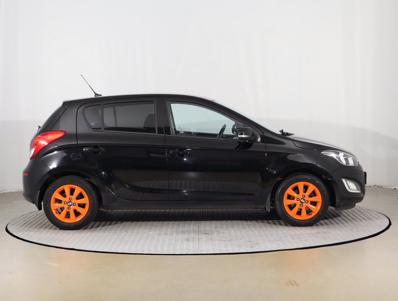 Hyundai i20, 1.2, Serv.kniha - fotka 6
