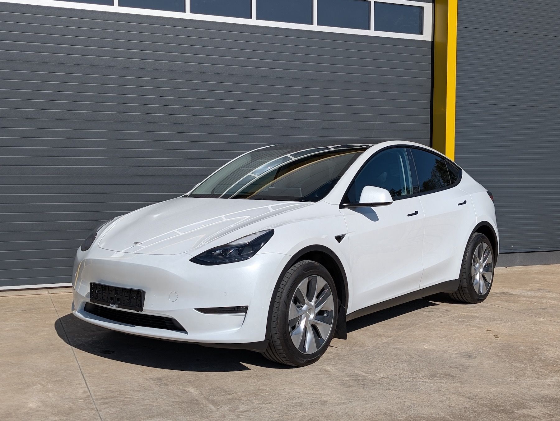Tesla Model Y, Long Range/AWD, 378 kW, Záruka