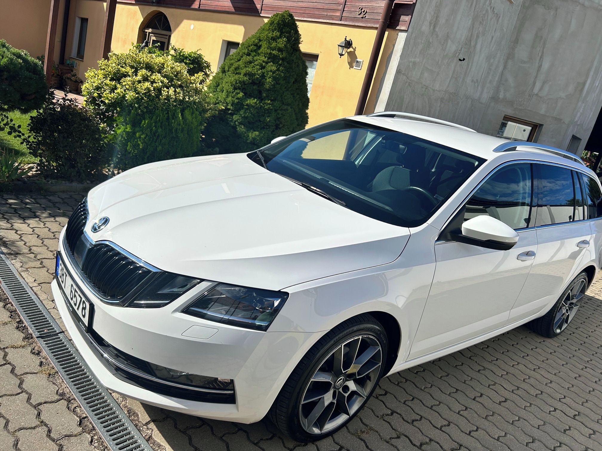 Škoda Octavia - fotka 2