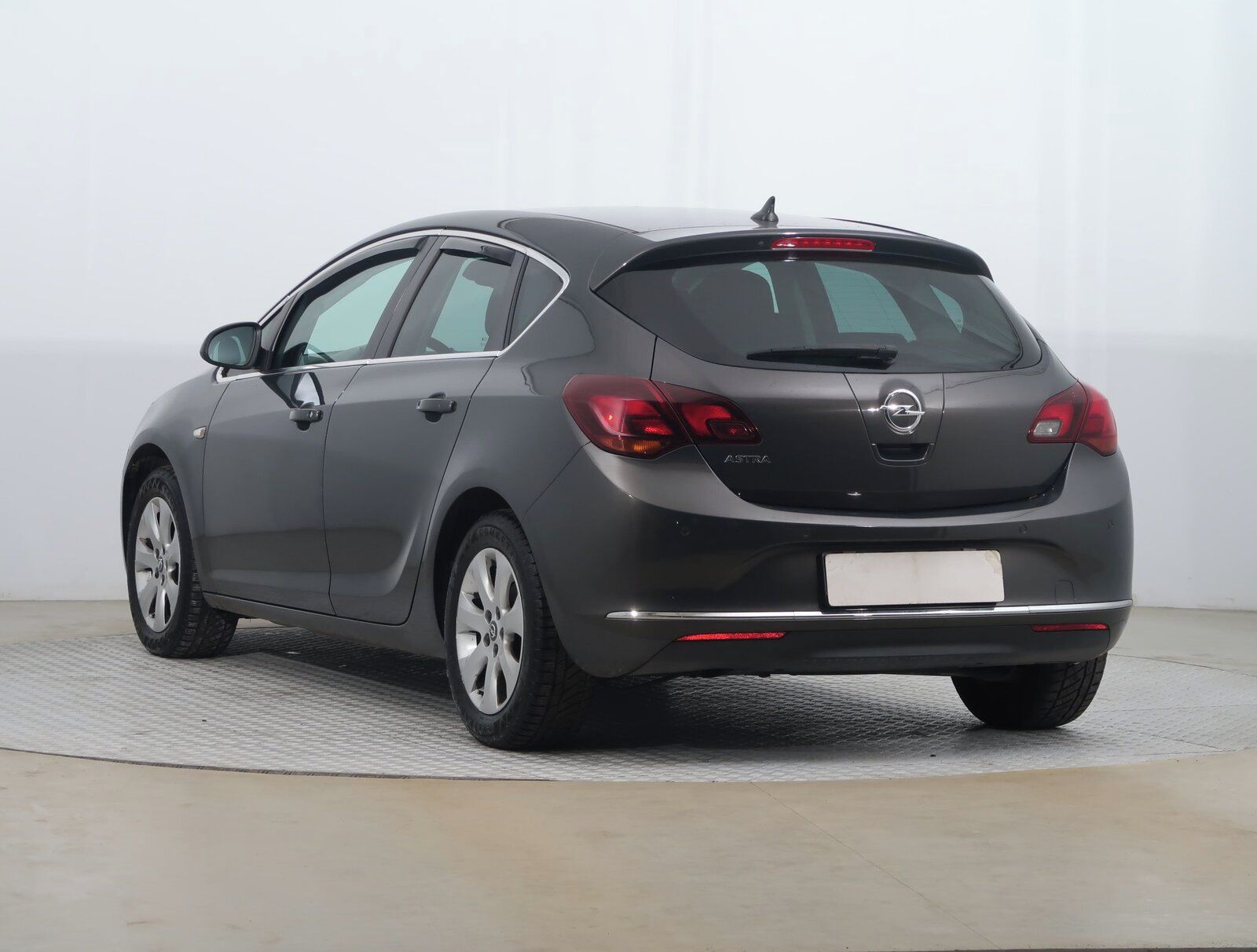 Opel Astra, 1.4 T, Navi, Xenony - fotka 4