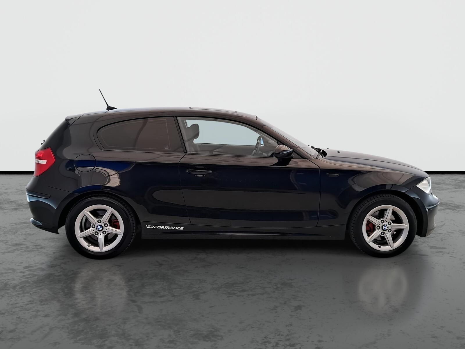 BMW Řada 1, 118i, Serv.kniha - fotka 6