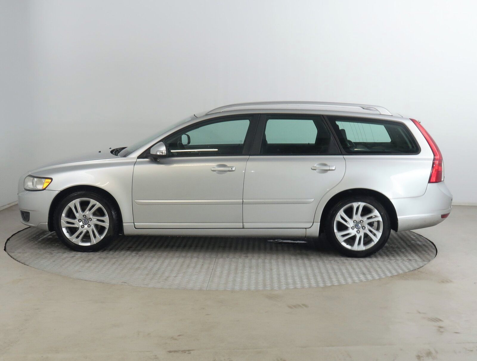 Volvo V50, 2.0 D, Automatická klima - fotka 3