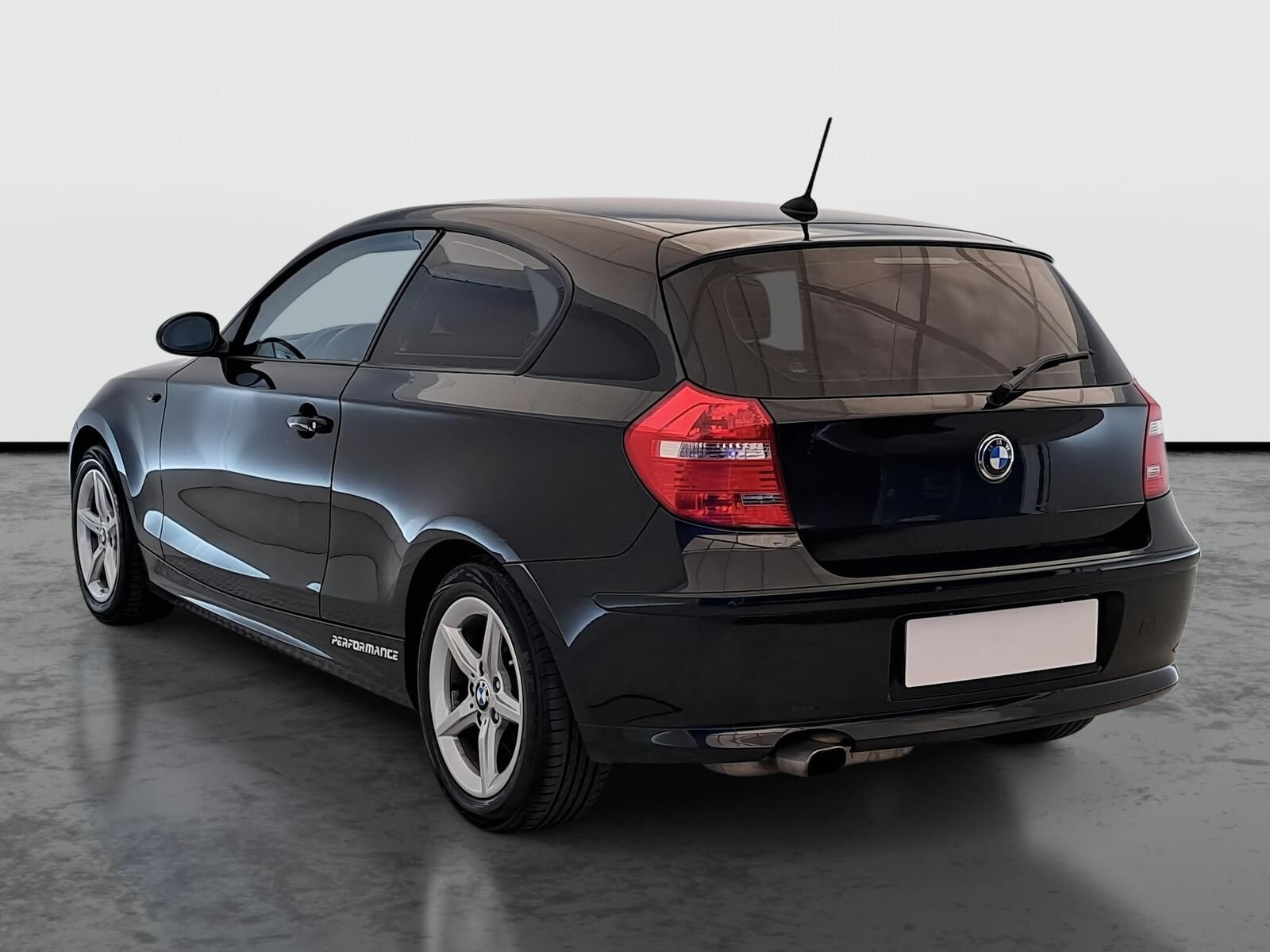 BMW Řada 1, 118i, Serv.kniha - fotka 4