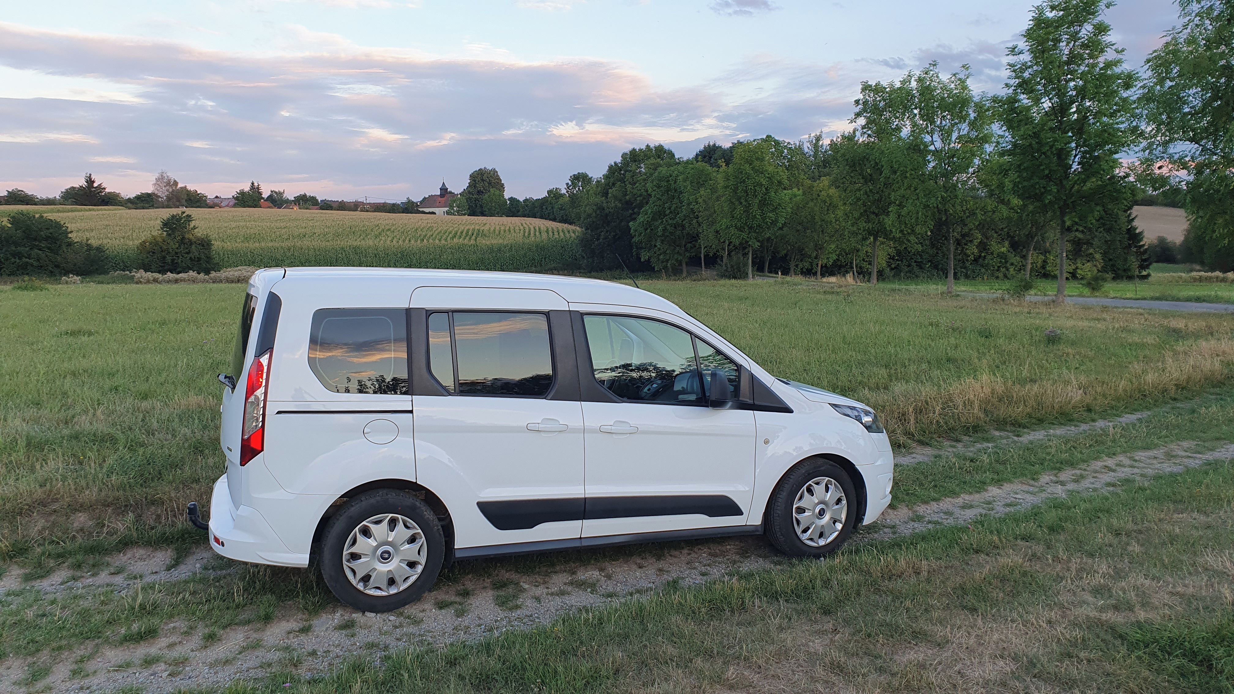 Ford Tourneo Connect, 5 míst, Tažné, Camper - fotka 3
