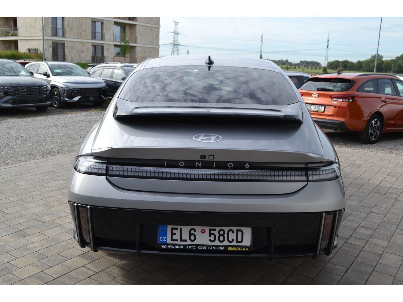 Hyundai Ioniq 6, 239KW 4x4 POWER 77kWh STYLE PR - fotka 4