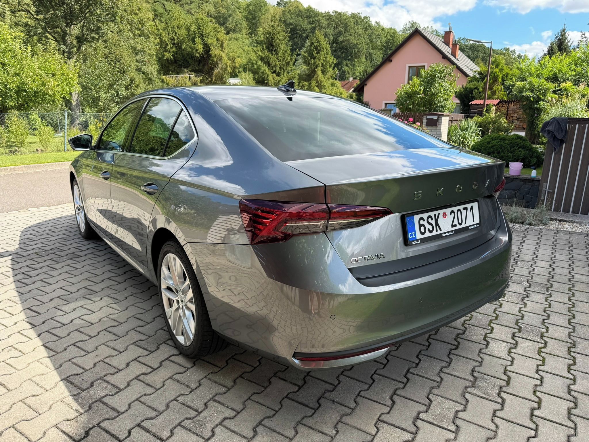Škoda Octavia, 1.5 e-TSI 110kW Top Selection - fotka 6