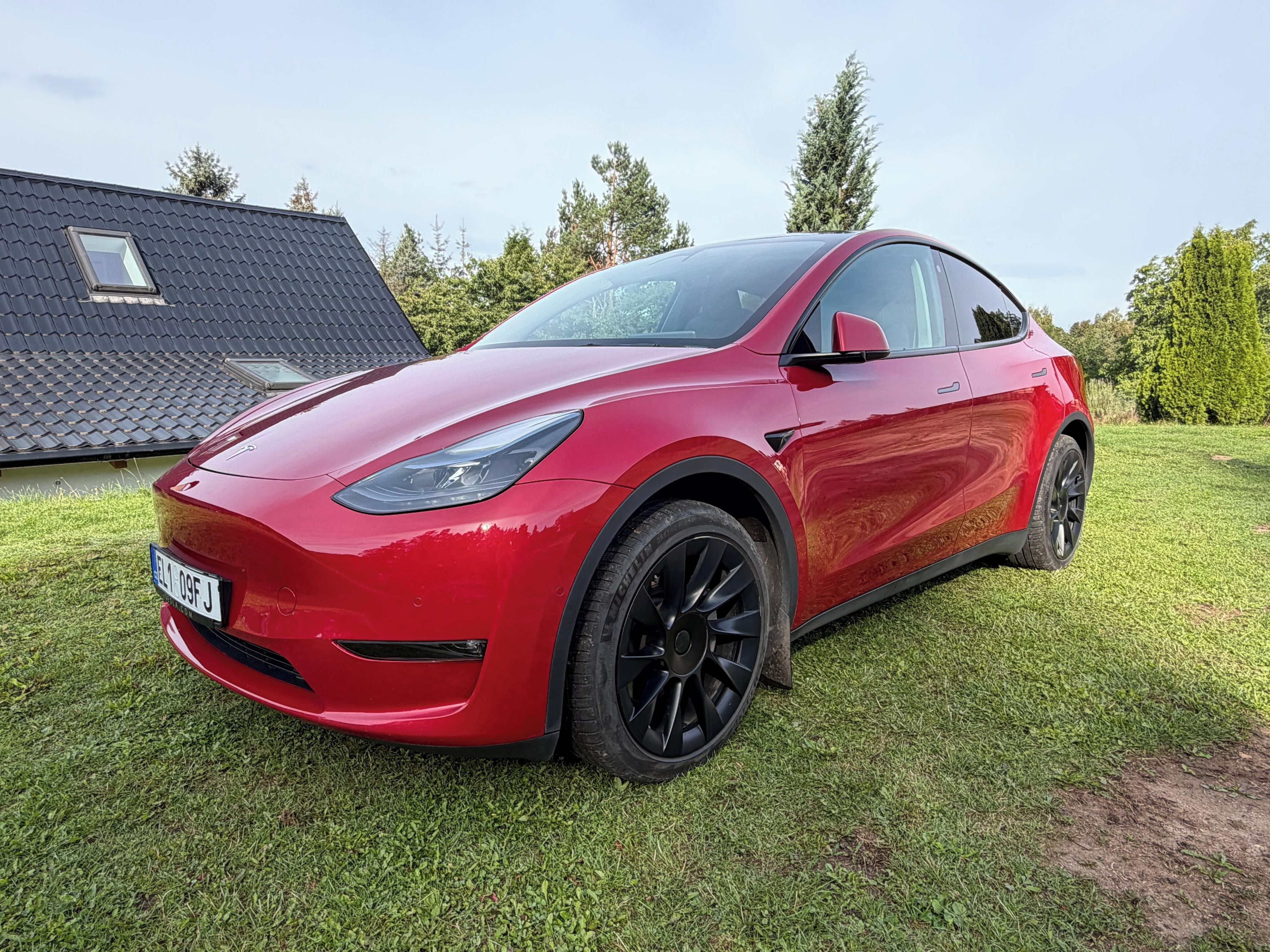 Tesla Model Y, DPH, tažné, 20 kola, SOH 92,5% - fotka 6