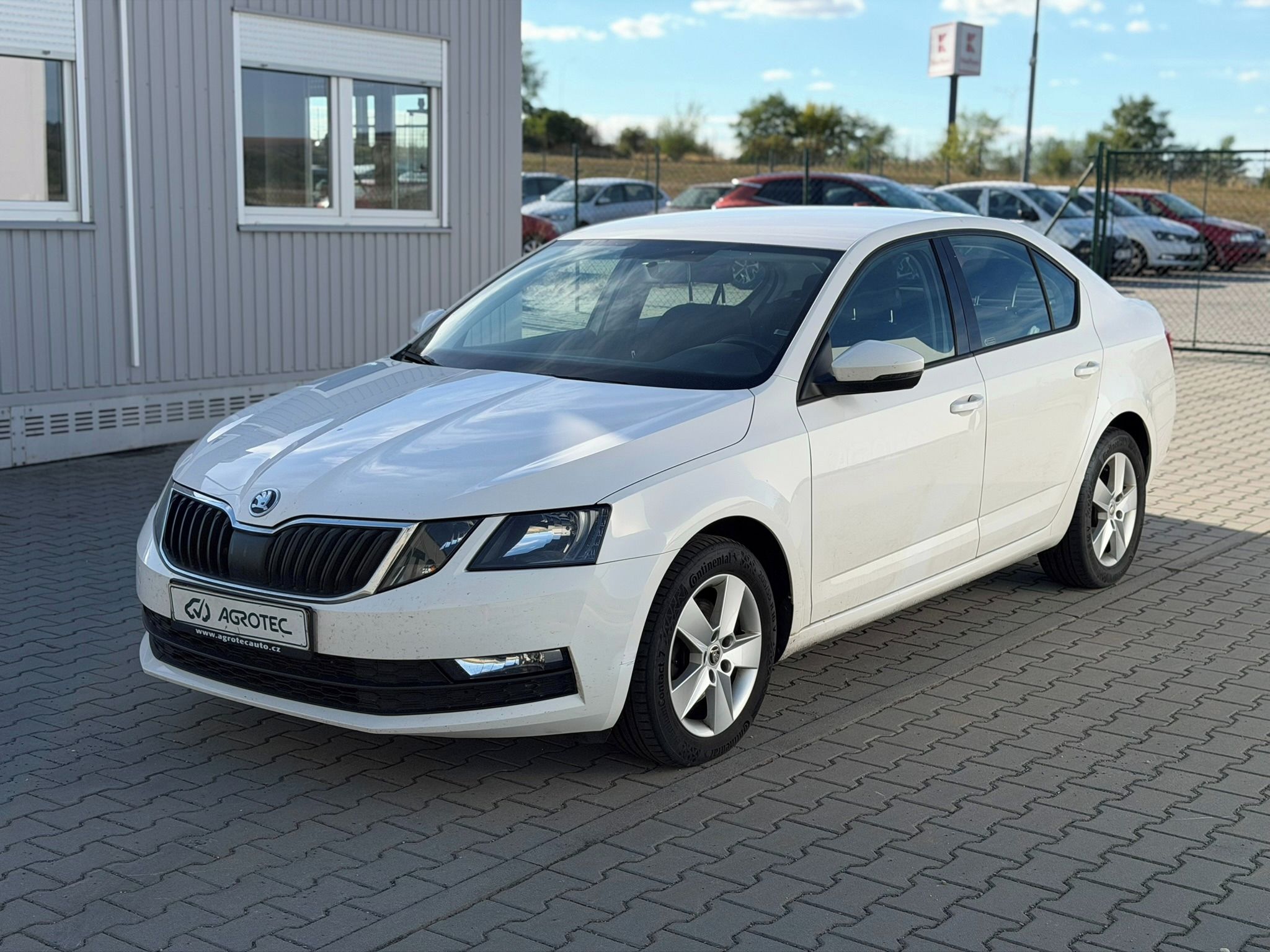 Škoda Octavia, 2.0 TDI 110kW Ambition DSG - fotka 3