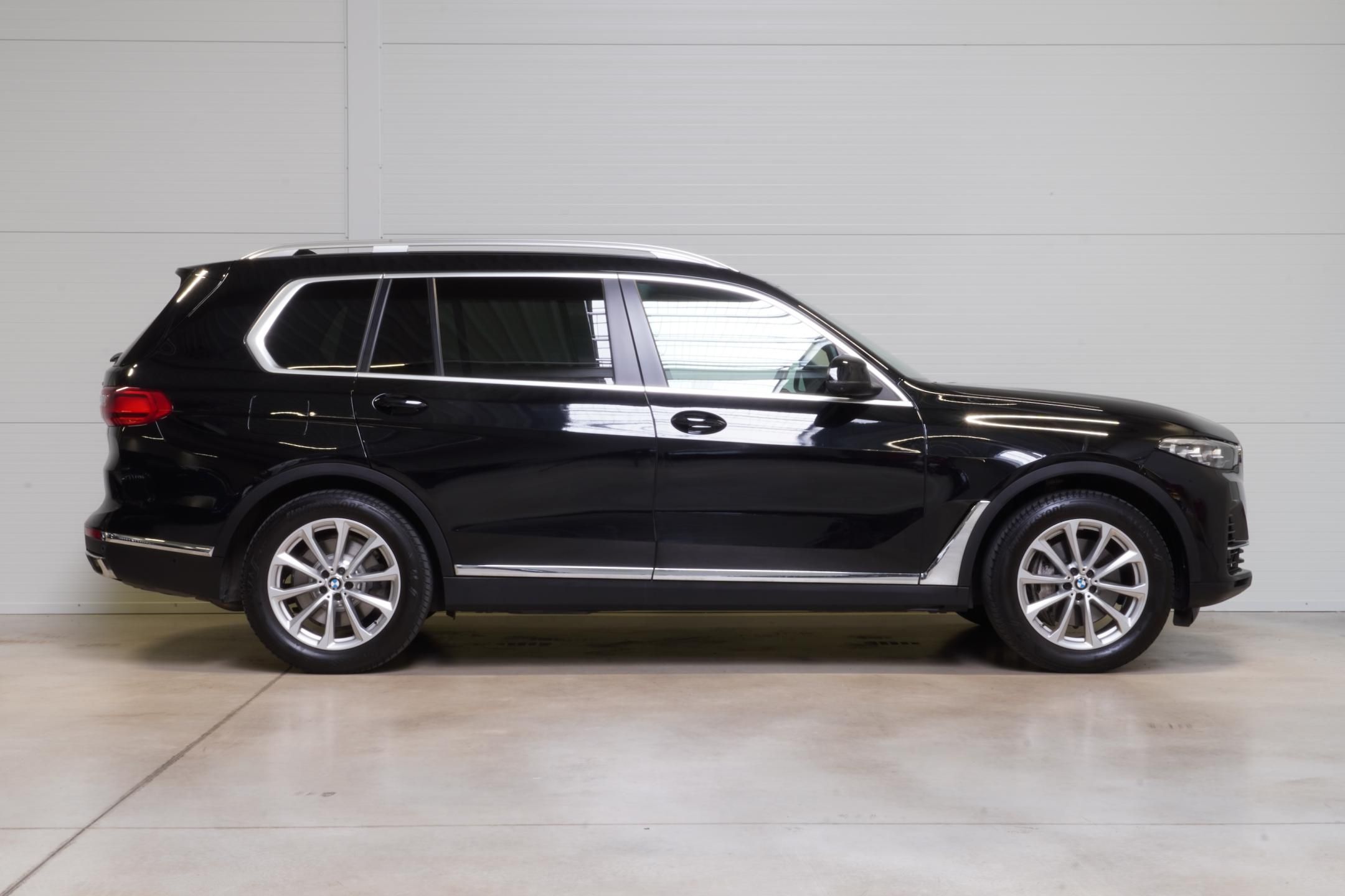 BMW X7, Xdrive40d,1MAJ,ČR,DPH,Tažné - fotka 4