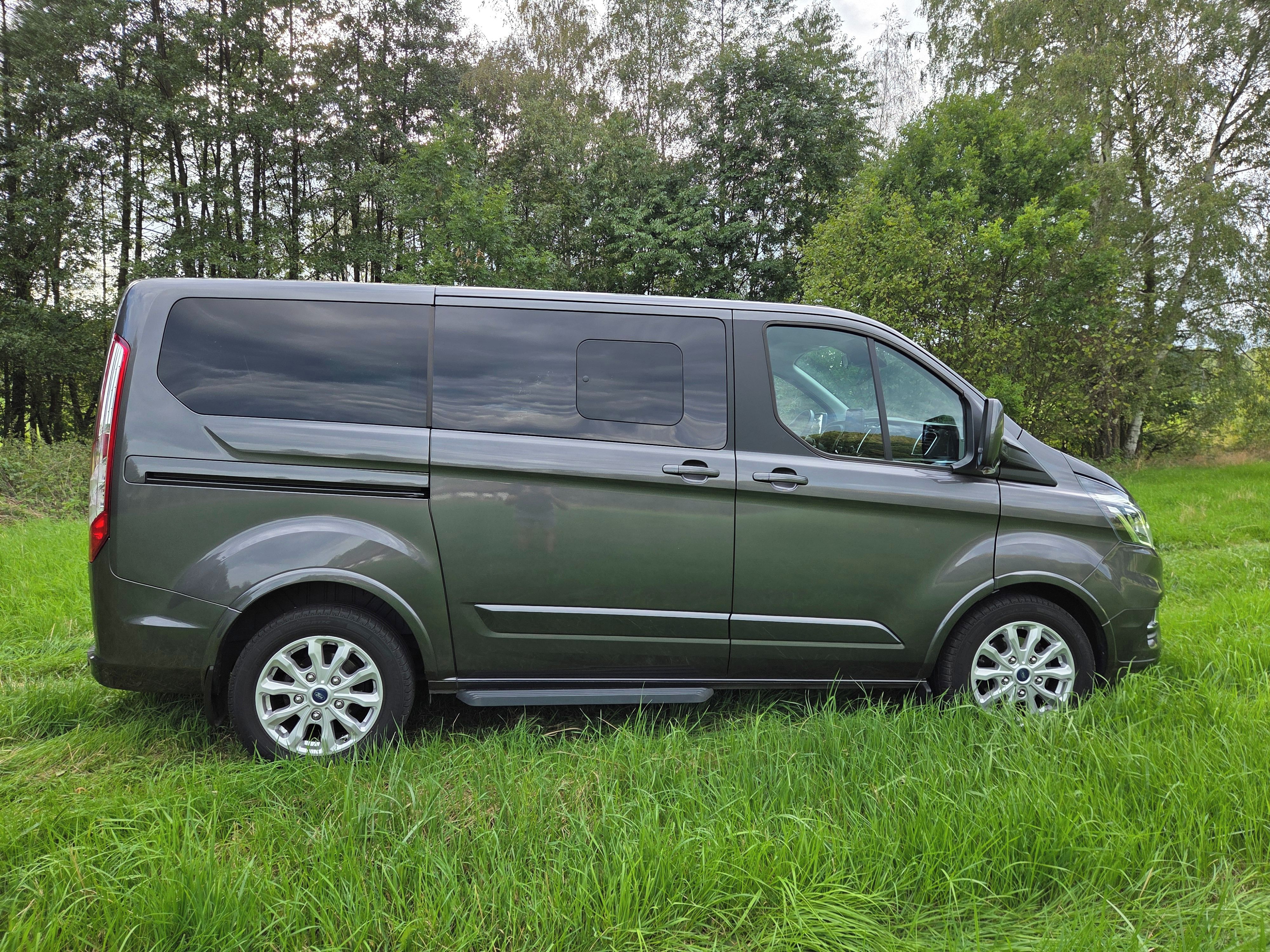 Ford Tourneo Custom - fotka 6
