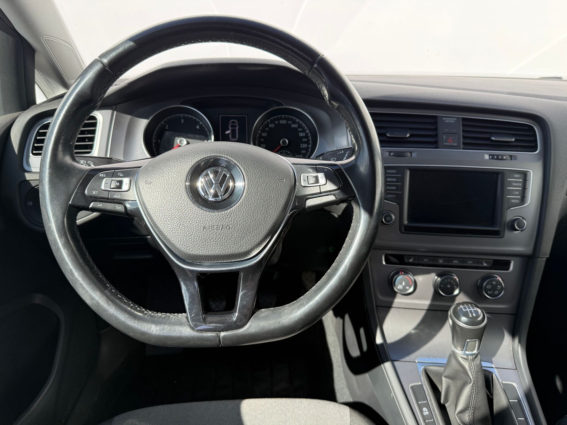 Volkswagen Golf, 1.6 TDI 81 kW Comfortline - fotka 5