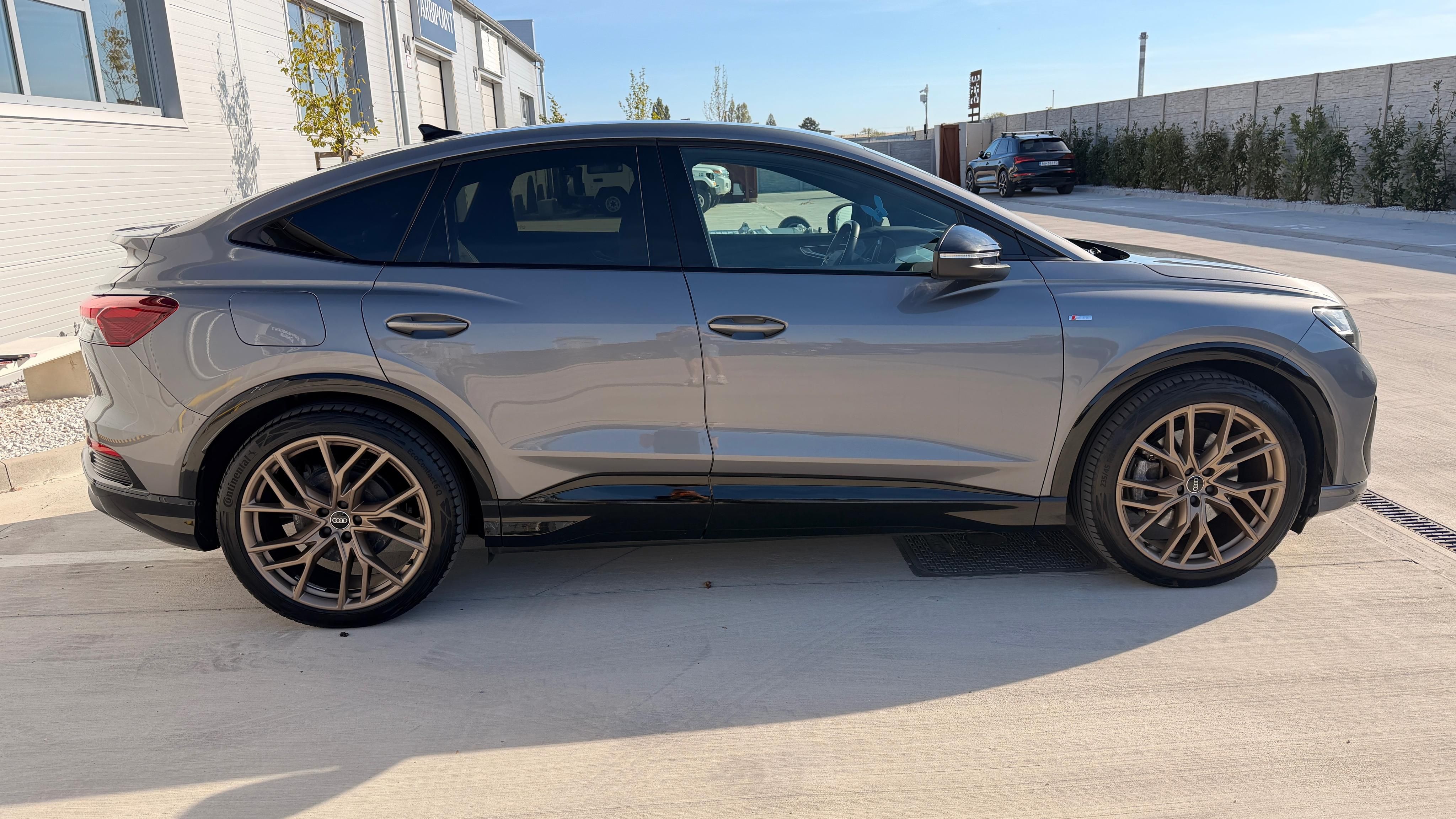 Audi e-tron, Audi Q4 e-tron 50 Sportback - fotka 4