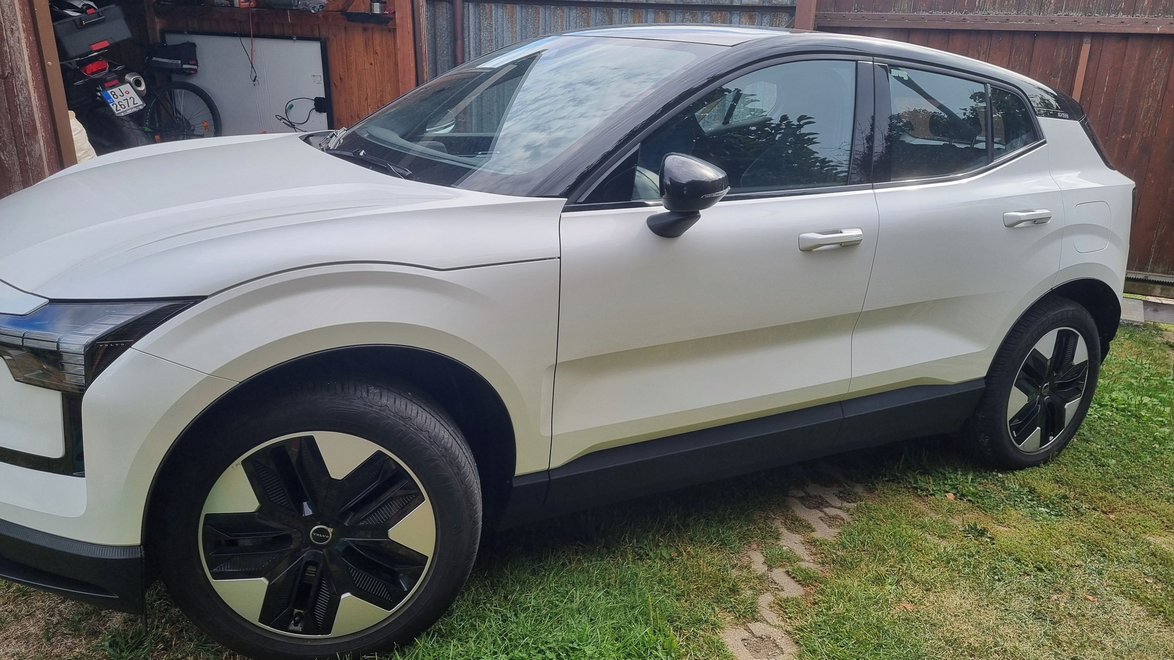 Volvo EX30, Volvo EX30 PLUS,200Kw,MY2025 - fotka 6