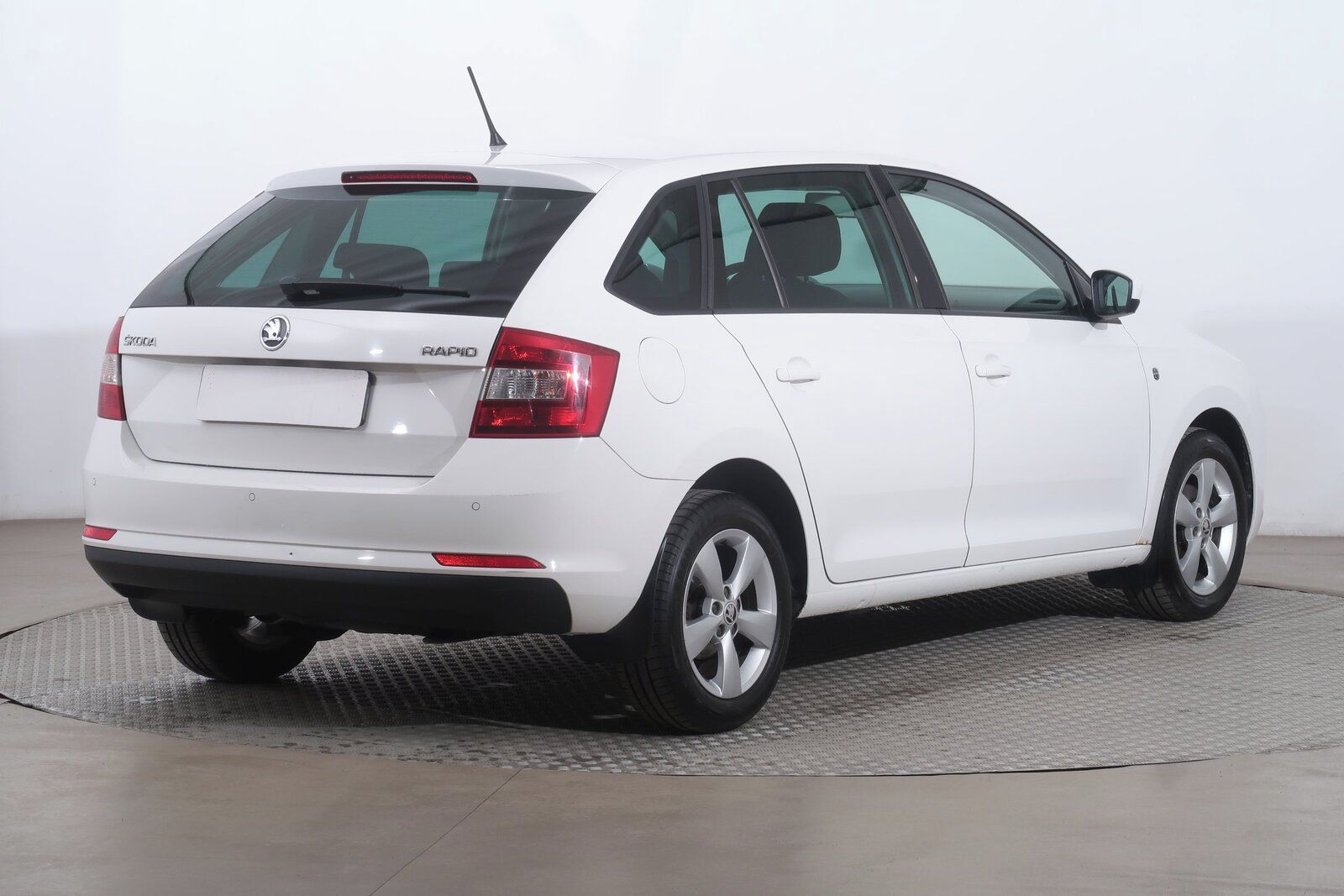 Škoda Rapid, 1.2 TSI, Spaceback, Serv.kniha - fotka 5