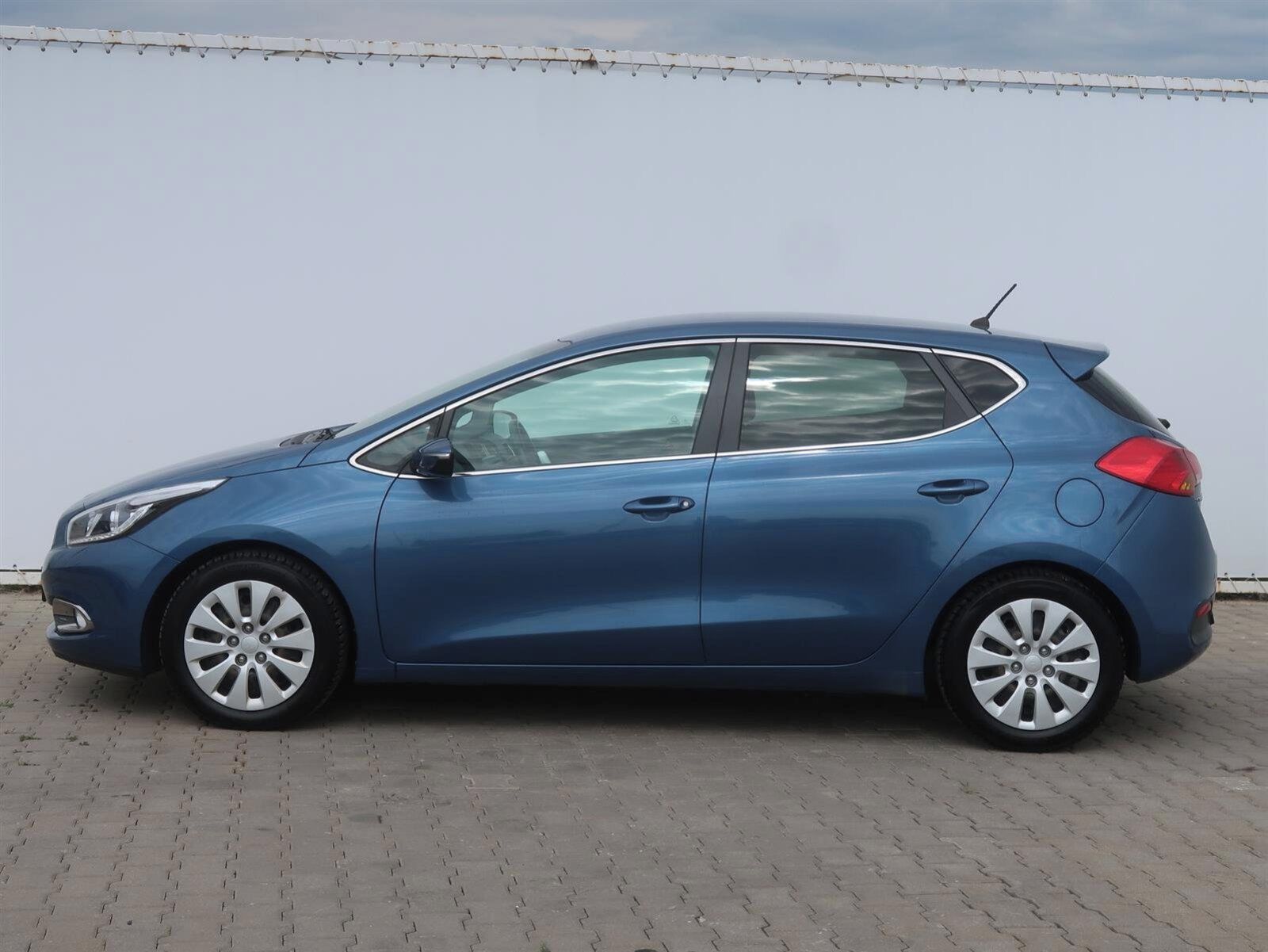 Kia Cee´d, 1.4 CVVT, Gold, Serv.kniha - fotka 3