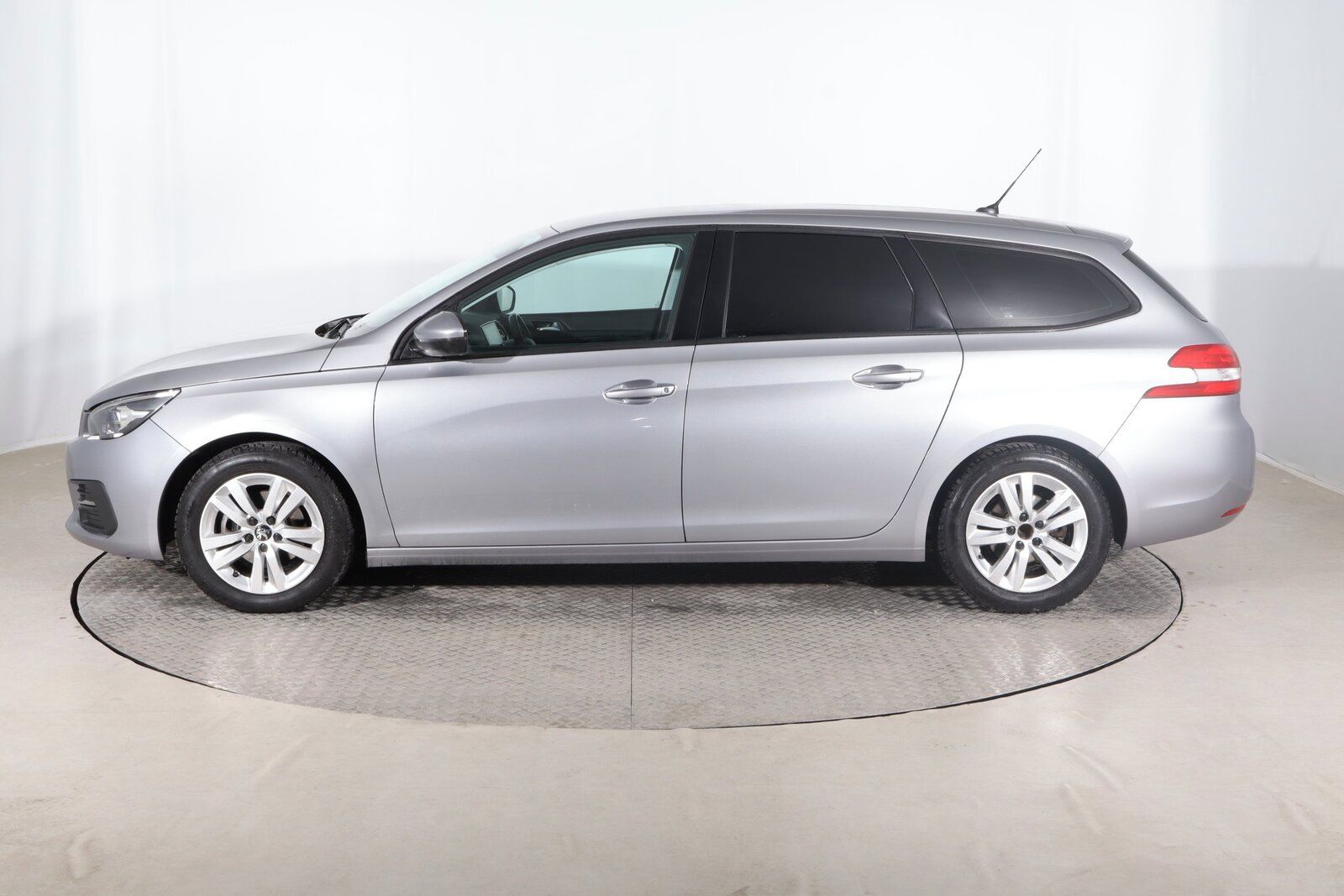 Peugeot 308, 1.2 PureTech, Automat - fotka 3