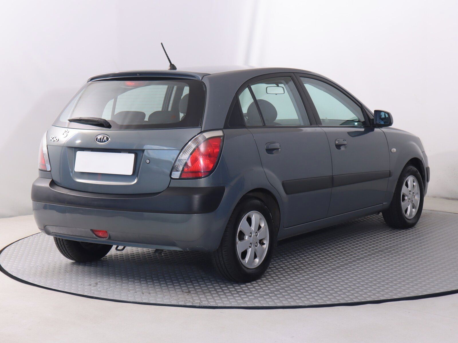 Kia Rio, 1.4 16V, po STK, jezdí výborně - fotka 5