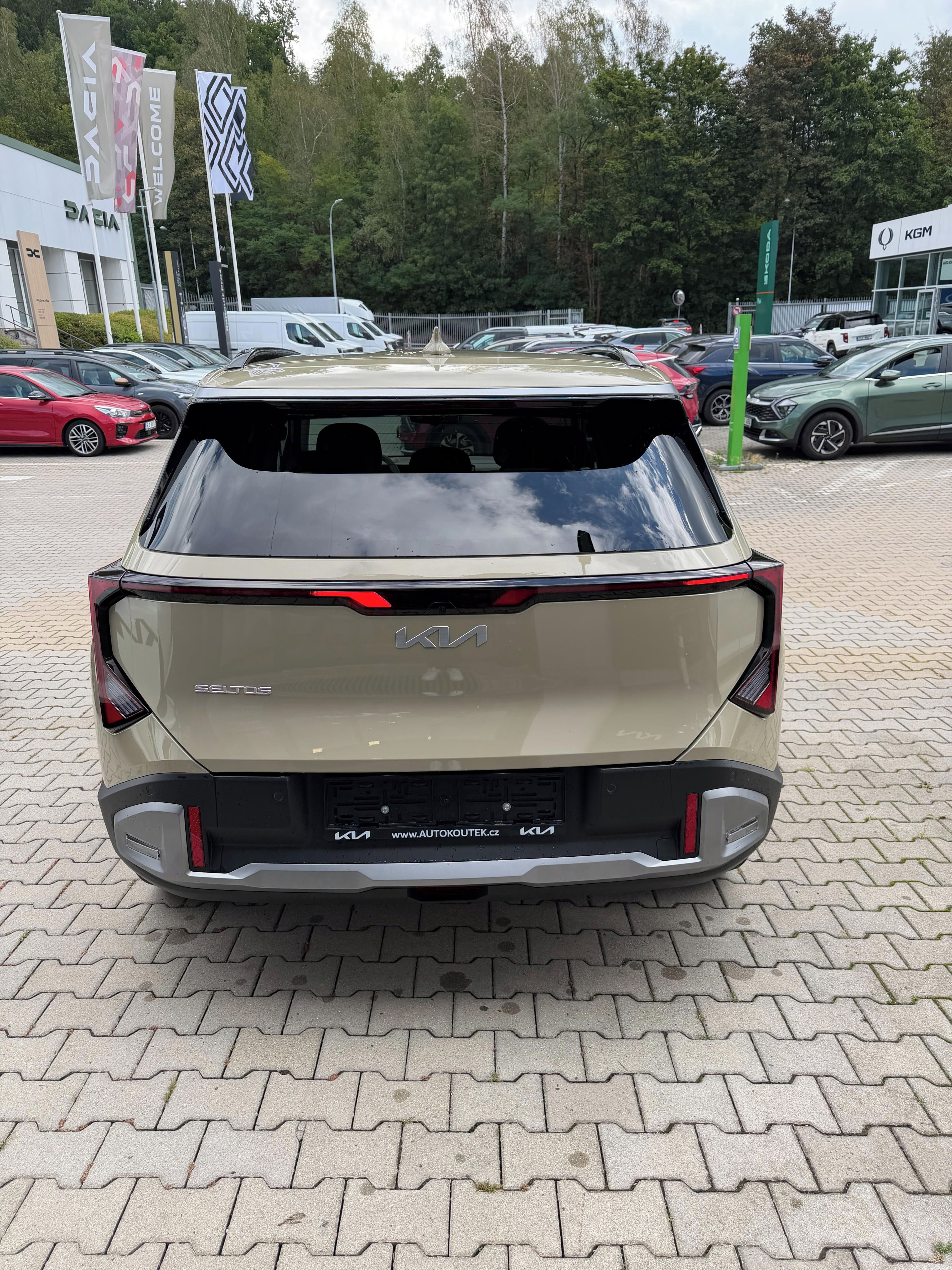Kia Seltos, 1.6 T-GDi 7DCT 4X2 EXCLUSIVE - fotka 6