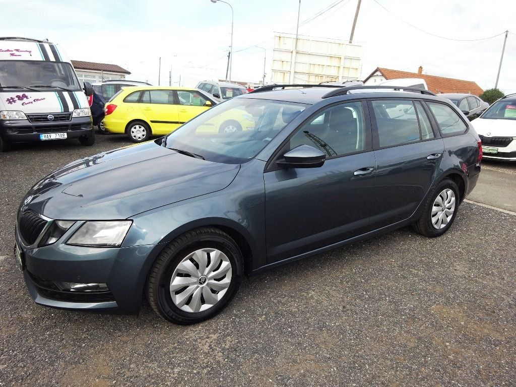 Škoda Octavia, COMBI III FC Amb.Plus - NAVI - fotka 3