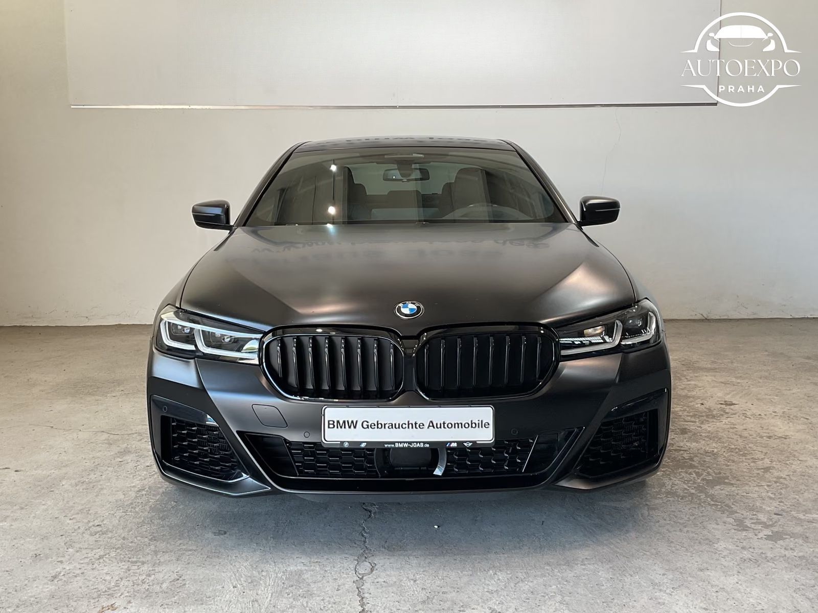 BMW Řada 5, M550i* xDrive* - fotka 4