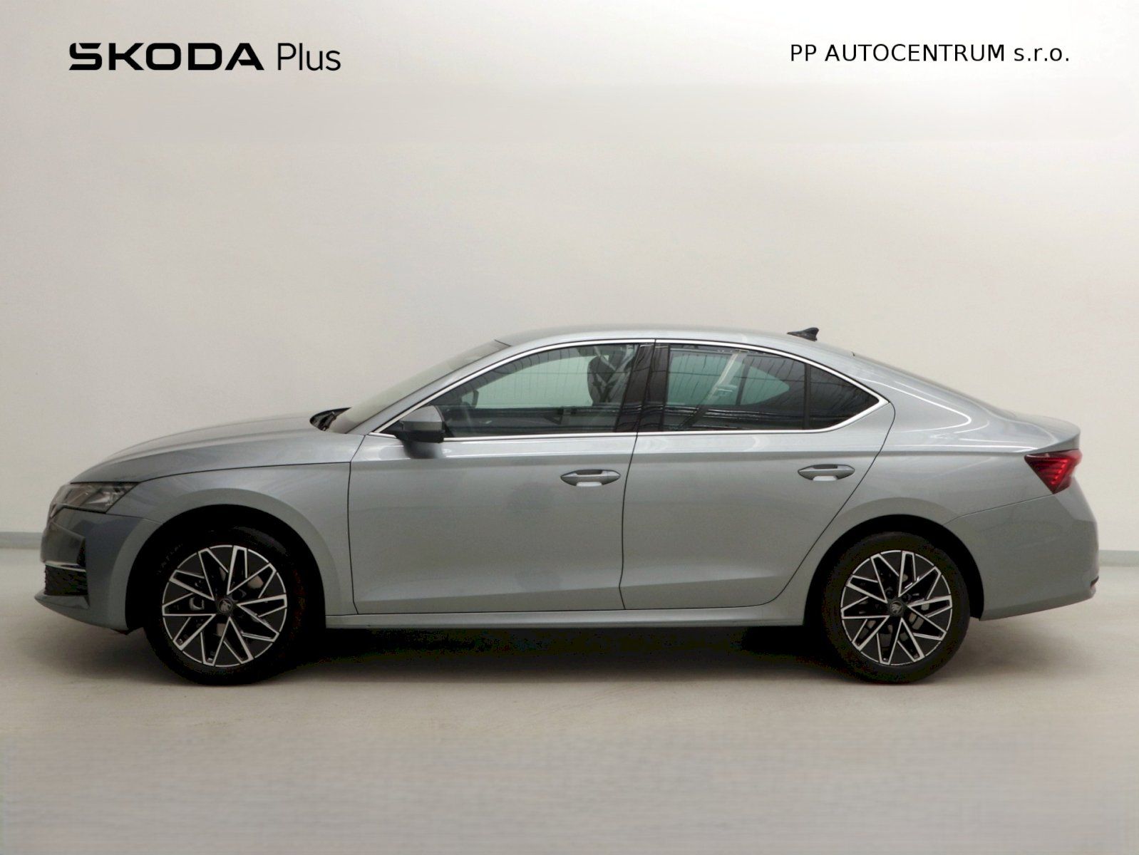 Škoda Octavia, Top Selection DSG 1.5TSI 85kW - fotka 3