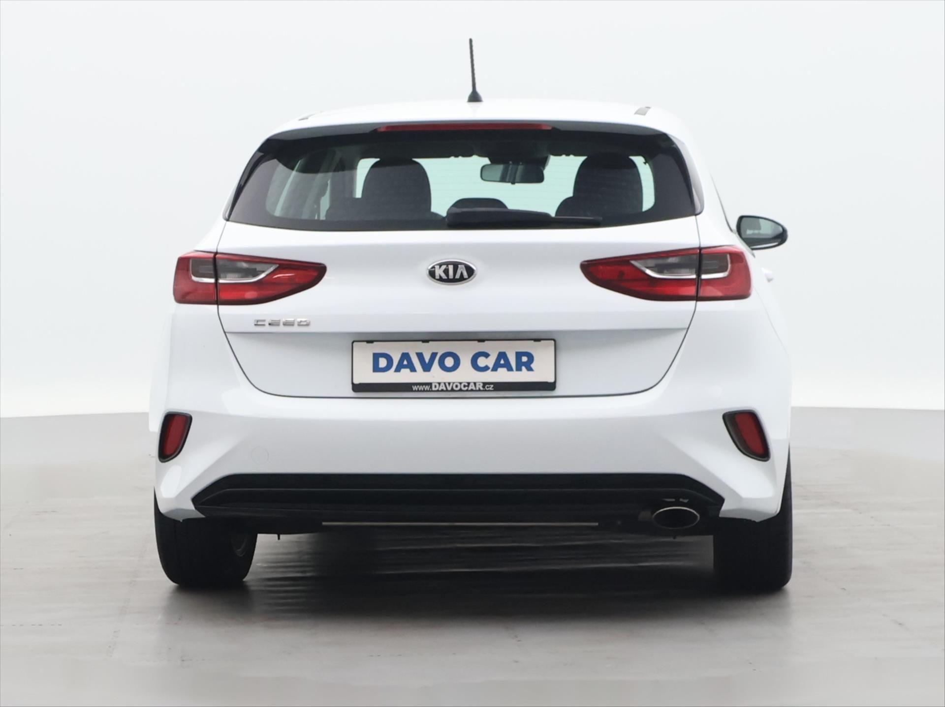 Kia Cee´d, 1,4 i 73 kW Exclusive CZ DPH - fotka 6